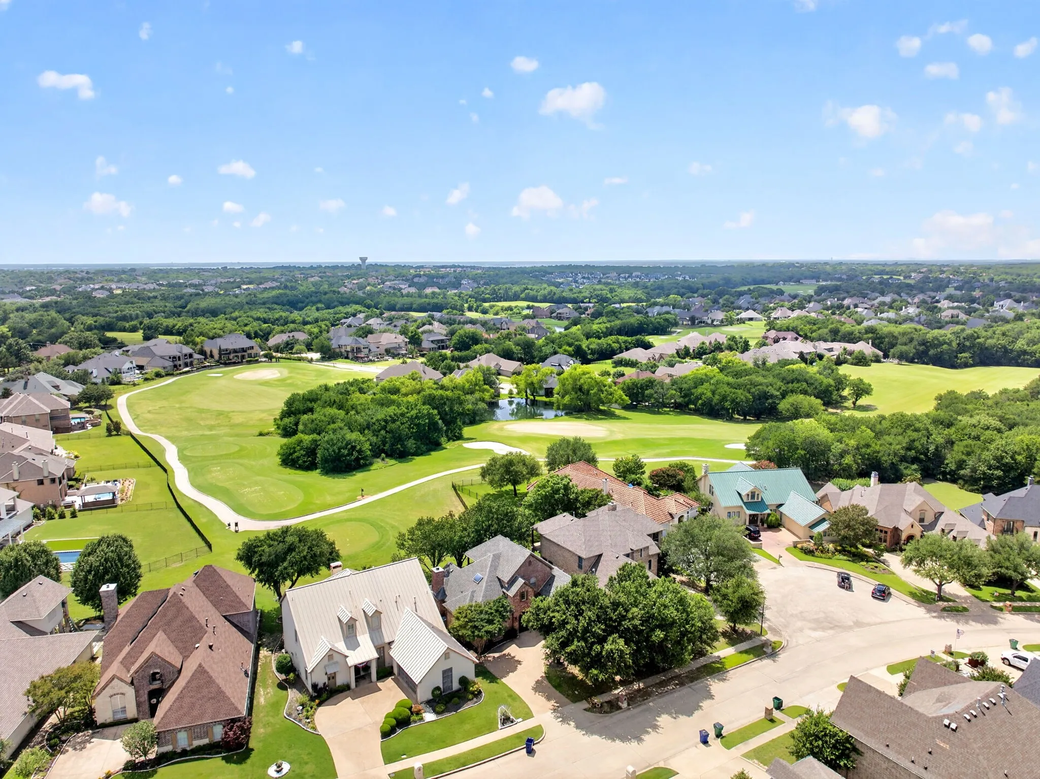 Single Family Residence For Sale in Rockwall County , 1711 Weiskopf Drive, Heath, Texas 75032, 3 Bedroom, 3 Bathroom, 2 Garage spaces, 2,370 Sqft, built in 1999, mls#21288057, Real Estate Agent in Heath, Homes For Sale in Rockwall county, Homes For Sale in Heath, Realtor in Heath Texas, Real Estate Brokerage Independent Realty Texas, Luminita Cordes Realtor