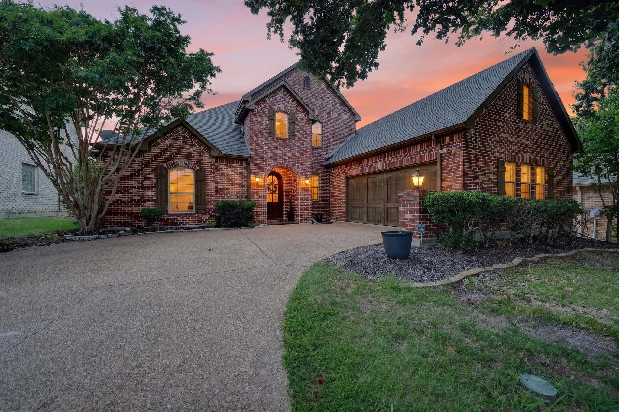 Single Family Residence For Sale in Rockwall County , 1711 Weiskopf Drive, Heath, Texas 75032, 3 Bedroom, 3 Bathroom, 2 Garage spaces, 2,370 Sqft, built in 1999, mls#21288057, Real Estate Agent in Heath, Homes For Sale in Rockwall county, Homes For Sale in Heath, Realtor in Heath Texas, Real Estate Brokerage Independent Realty Texas, Luminita Cordes Realtor
