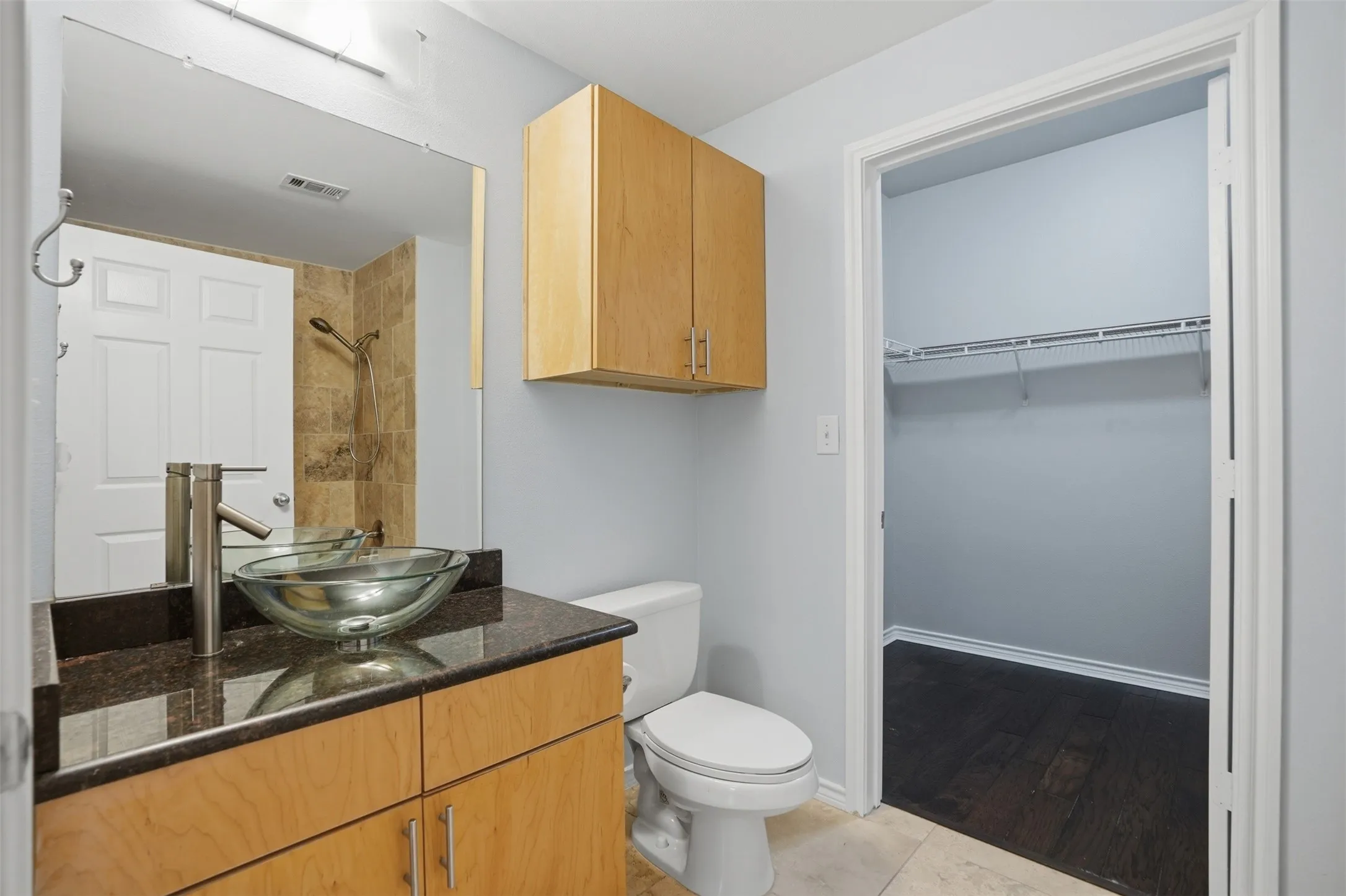 Condominium For Sale in Dallas County , 3102 Kings Road 2101, Dallas, Texas 75219, 2 Bedroom, 2 Bathroom, 2 Garage spaces, 968 Sqft, built in 2001, mls#21301298, Real Estate Agent in Dallas, Homes For Sale in Dallas county, Homes For Sale in Dallas, Realtor in Dallas Texas, Real Estate Brokerage Independent Realty Texas, Luminita Cordes Realtor