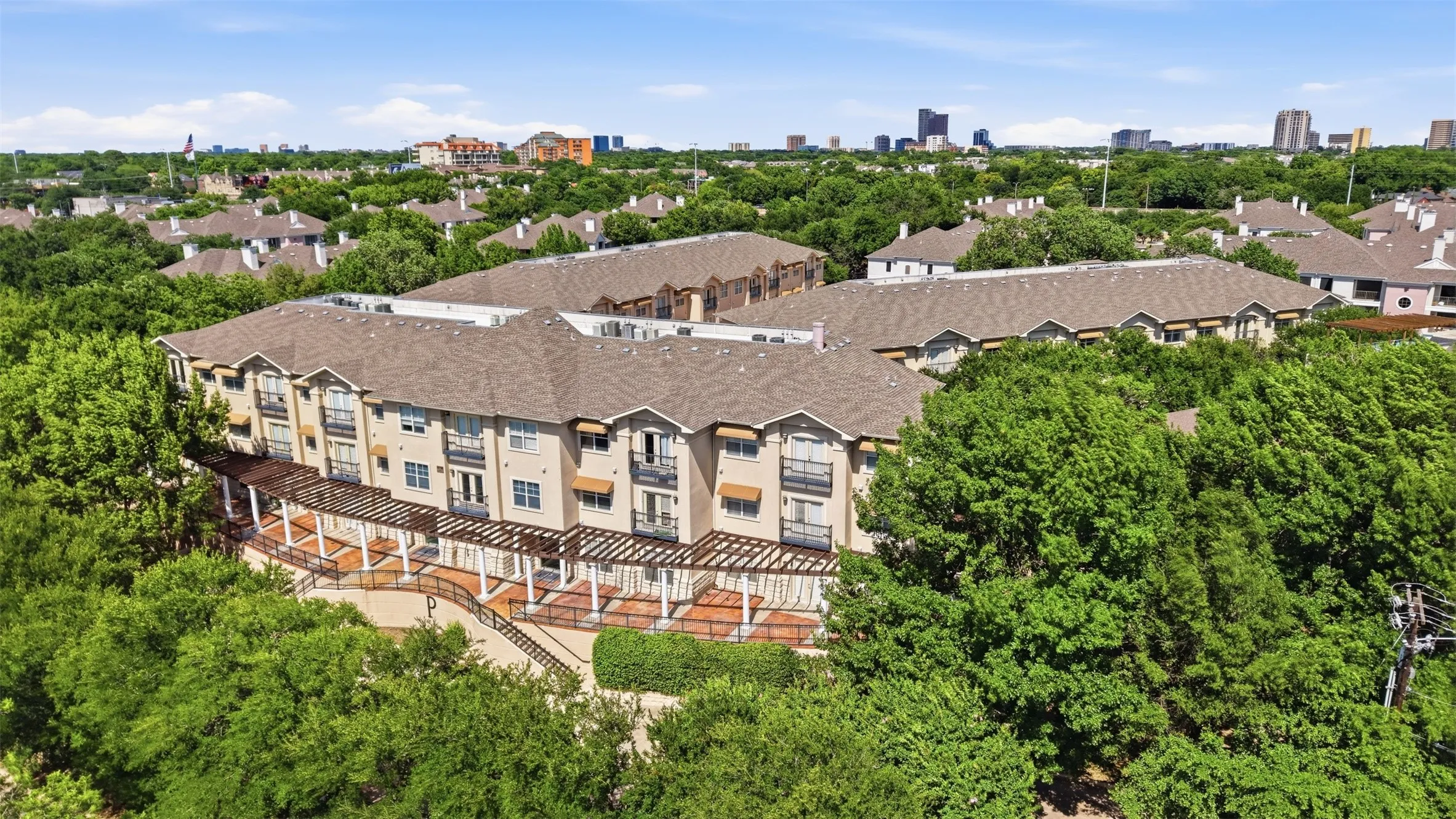 Condominium For Sale in Dallas County , 3102 Kings Road 2101, Dallas, Texas 75219, 2 Bedroom, 2 Bathroom, 2 Garage spaces, 968 Sqft, built in 2001, mls#21301298, Real Estate Agent in Dallas, Homes For Sale in Dallas county, Homes For Sale in Dallas, Realtor in Dallas Texas, Real Estate Brokerage Independent Realty Texas, Luminita Cordes Realtor