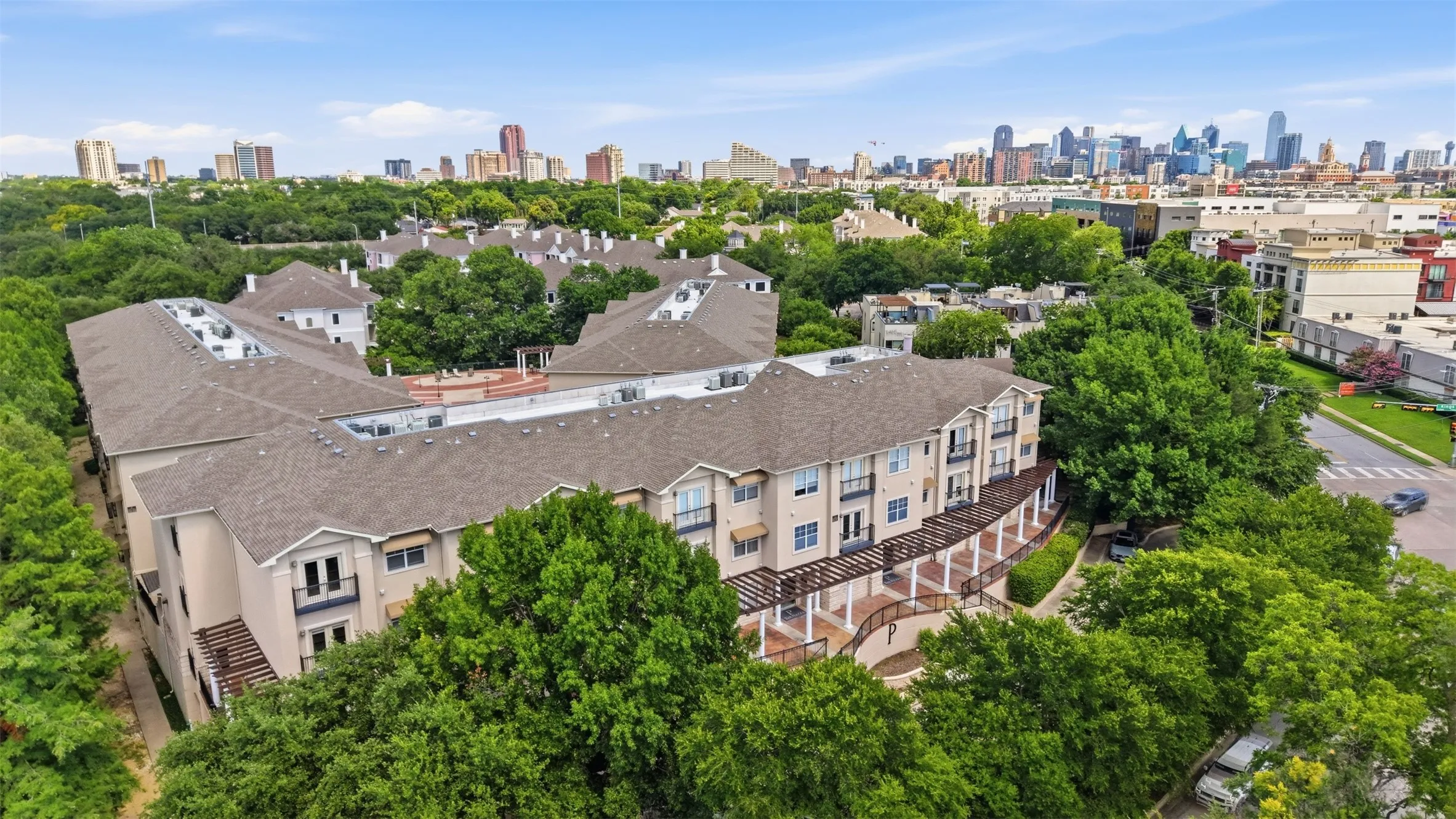 Condominium For Sale in Dallas County , 3102 Kings Road 2101, Dallas, Texas 75219, 2 Bedroom, 2 Bathroom, 2 Garage spaces, 968 Sqft, built in 2001, mls#21301298, Real Estate Agent in Dallas, Homes For Sale in Dallas county, Homes For Sale in Dallas, Realtor in Dallas Texas, Real Estate Brokerage Independent Realty Texas, Luminita Cordes Realtor