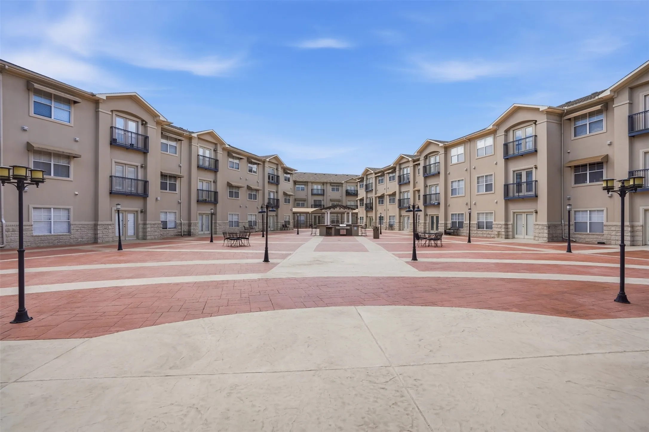 Condominium For Sale in Dallas County , 3102 Kings Road 2101, Dallas, Texas 75219, 2 Bedroom, 2 Bathroom, 2 Garage spaces, 968 Sqft, built in 2001, mls#21301298, Real Estate Agent in Dallas, Homes For Sale in Dallas county, Homes For Sale in Dallas, Realtor in Dallas Texas, Real Estate Brokerage Independent Realty Texas, Luminita Cordes Realtor