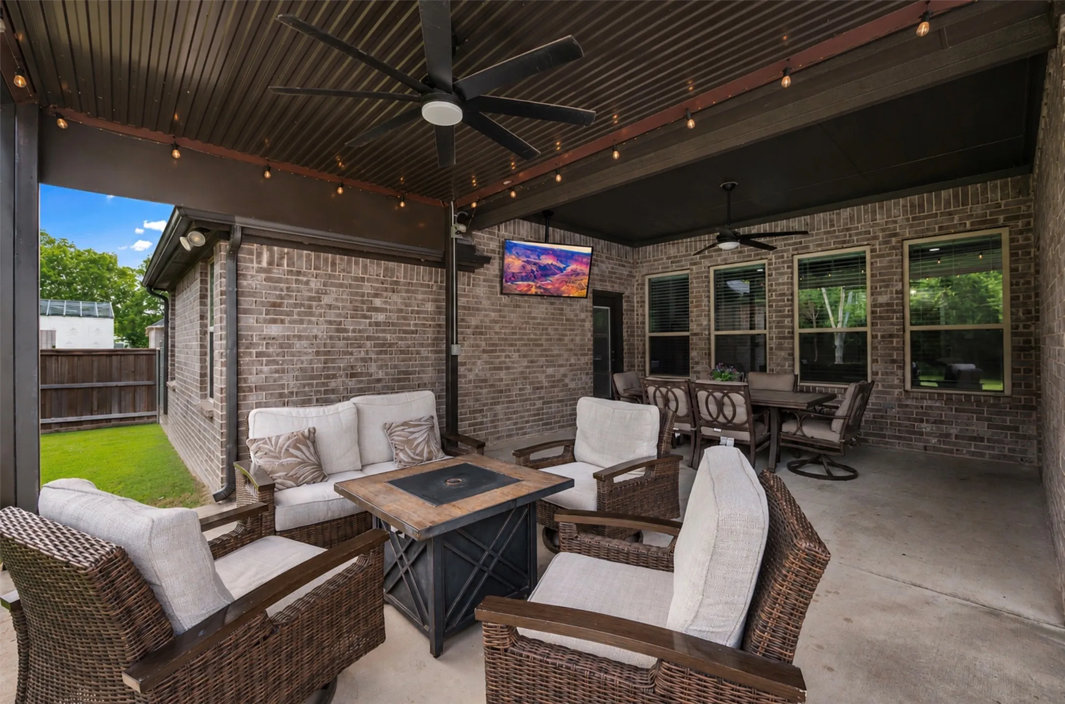 Single Family Residence For Sale in Hunt County , 3615 County Road 2508, Caddo Mills, Texas 75135, 4 Bedroom, 3 Bathroom, 3 Garage spaces, 2,714 Sqft, built in 2020, mls#21301186, Real Estate Agent in Caddo Mills, Homes For Sale in Hunt county, Homes For Sale in Caddo Mills, Realtor in Caddo Mills Texas, Real Estate Brokerage Independent Realty Texas, Luminita Cordes Realtor