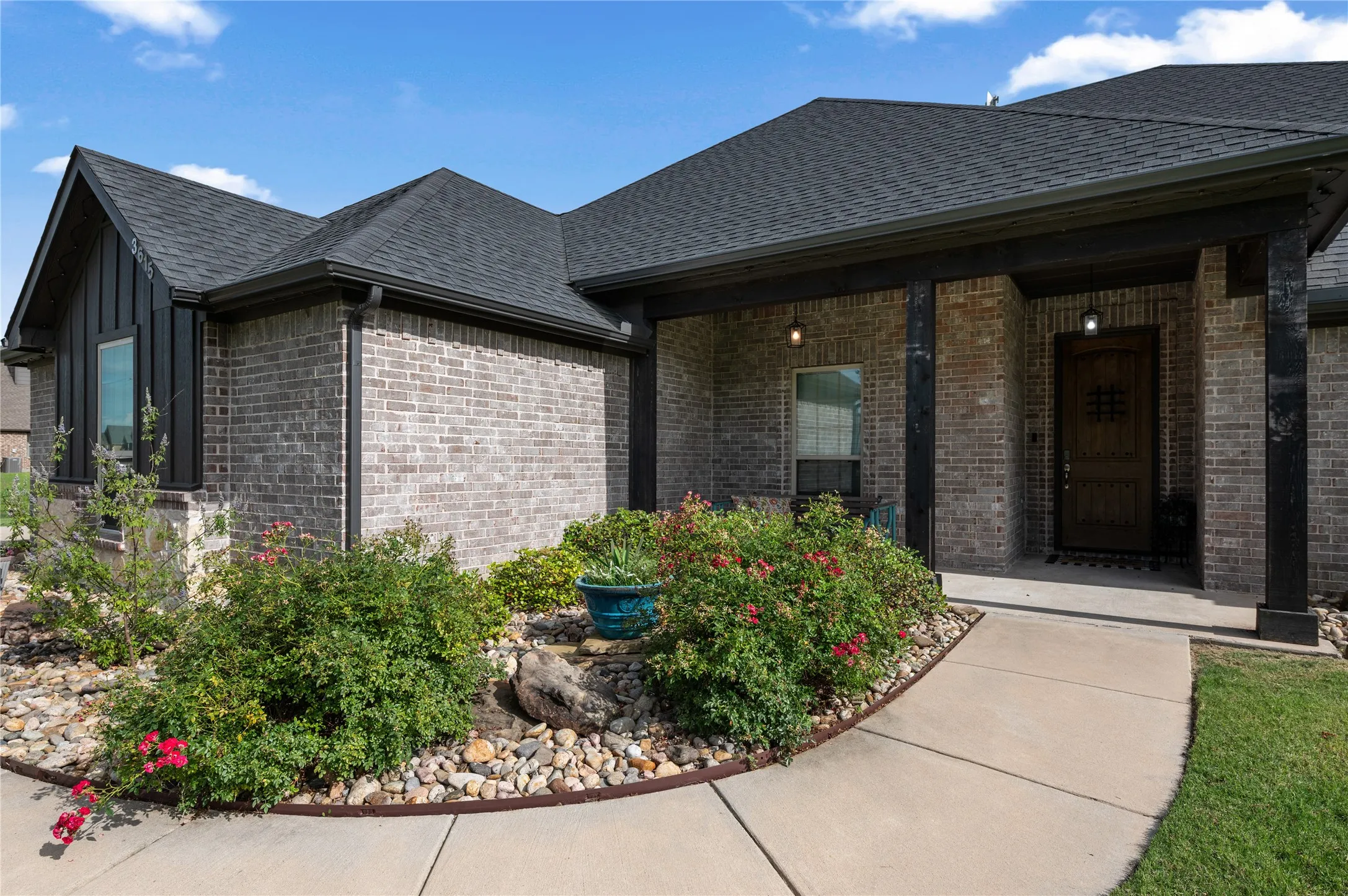 Single Family Residence For Sale in Hunt County , 3615 County Road 2508, Caddo Mills, Texas 75135, 4 Bedroom, 3 Bathroom, 3 Garage spaces, 2,714 Sqft, built in 2020, mls#21301186, Real Estate Agent in Caddo Mills, Homes For Sale in Hunt county, Homes For Sale in Caddo Mills, Realtor in Caddo Mills Texas, Real Estate Brokerage Independent Realty Texas, Luminita Cordes Realtor