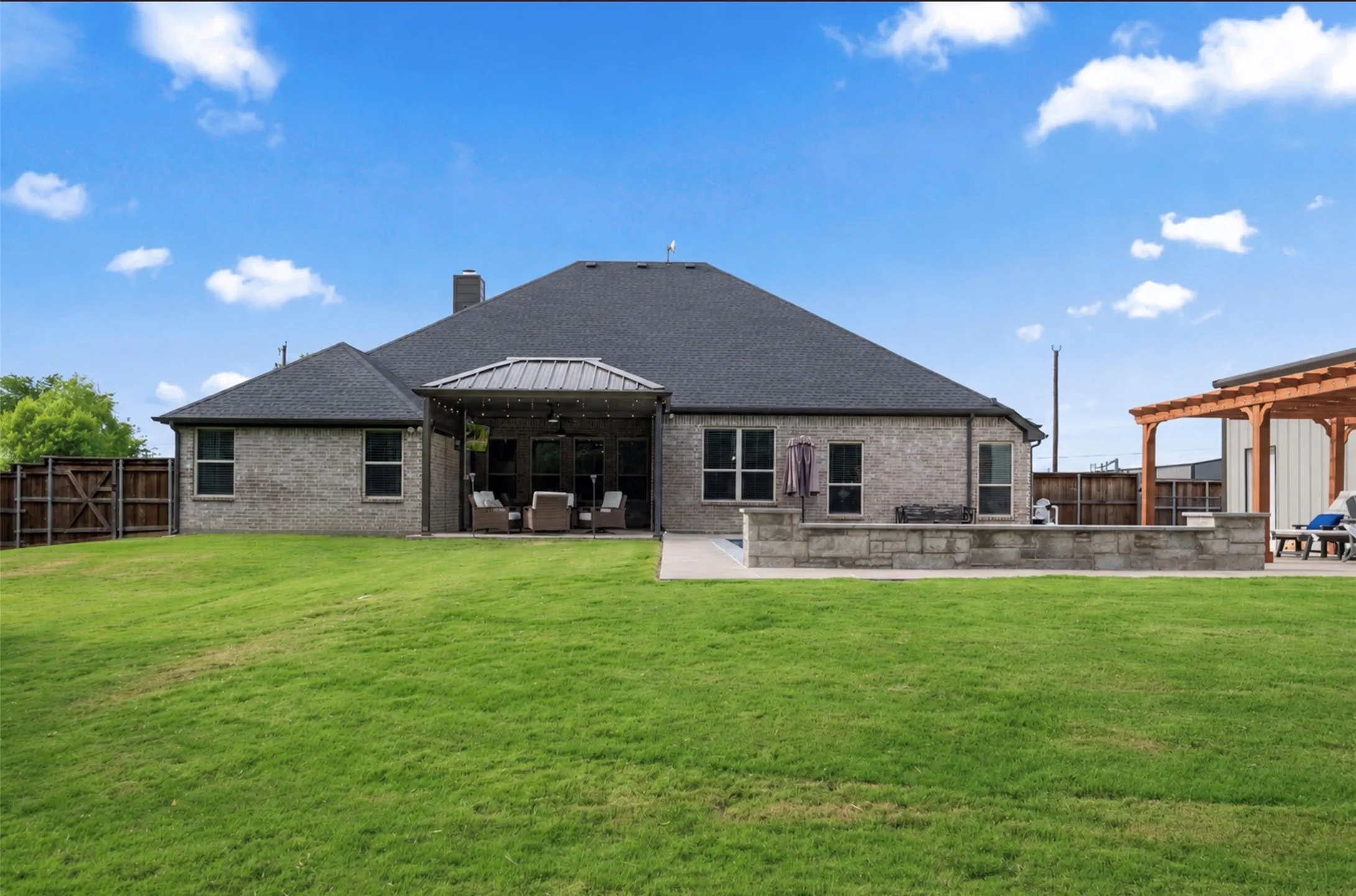 Single Family Residence For Sale in Hunt County , 3615 County Road 2508, Caddo Mills, Texas 75135, 4 Bedroom, 3 Bathroom, 3 Garage spaces, 2,714 Sqft, built in 2020, mls#21301186, Real Estate Agent in Caddo Mills, Homes For Sale in Hunt county, Homes For Sale in Caddo Mills, Realtor in Caddo Mills Texas, Real Estate Brokerage Independent Realty Texas, Luminita Cordes Realtor