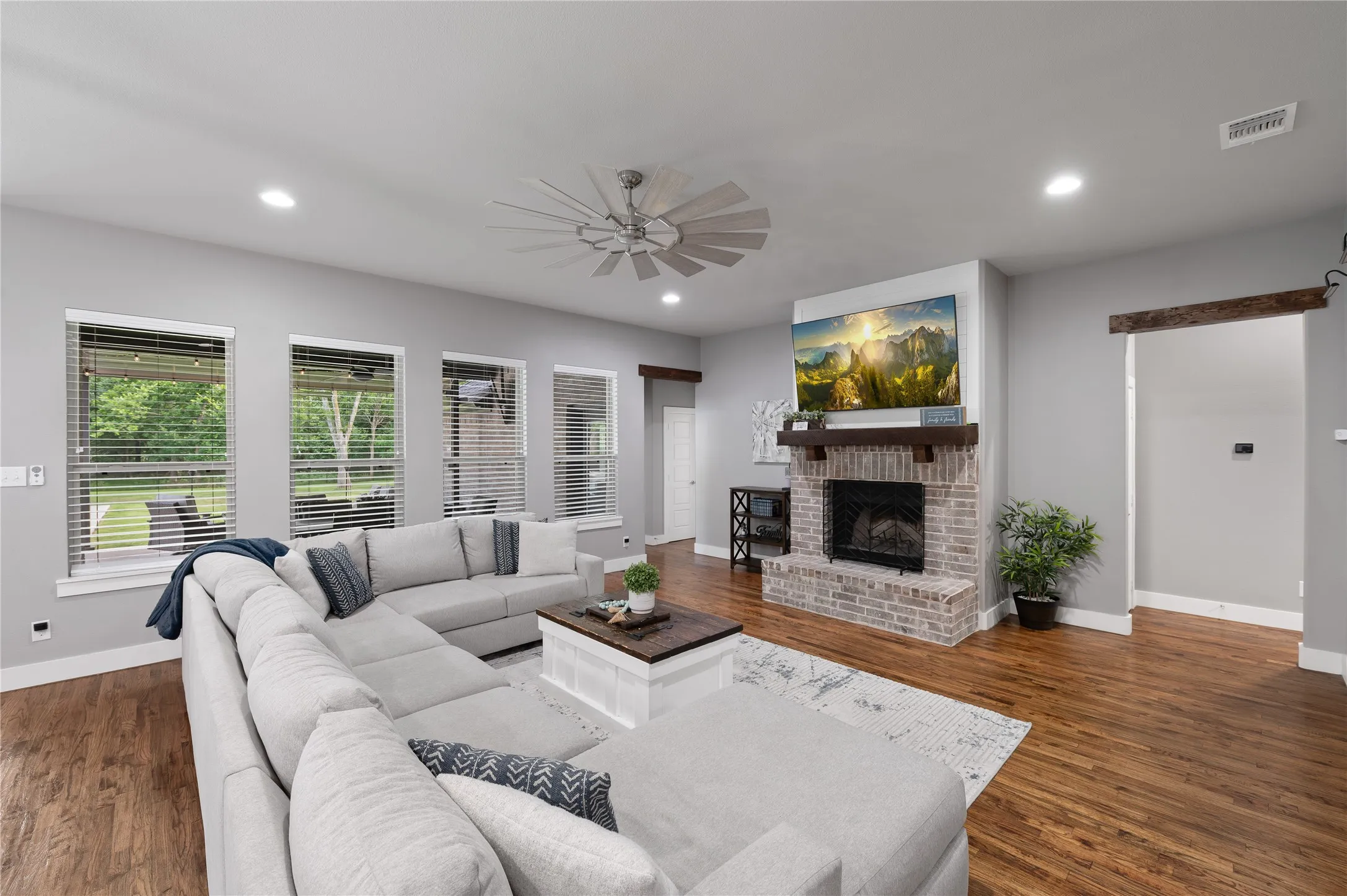 Single Family Residence For Sale in Hunt County , 3615 County Road 2508, Caddo Mills, Texas 75135, 4 Bedroom, 3 Bathroom, 3 Garage spaces, 2,714 Sqft, built in 2020, mls#21301186, Real Estate Agent in Caddo Mills, Homes For Sale in Hunt county, Homes For Sale in Caddo Mills, Realtor in Caddo Mills Texas, Real Estate Brokerage Independent Realty Texas, Luminita Cordes Realtor