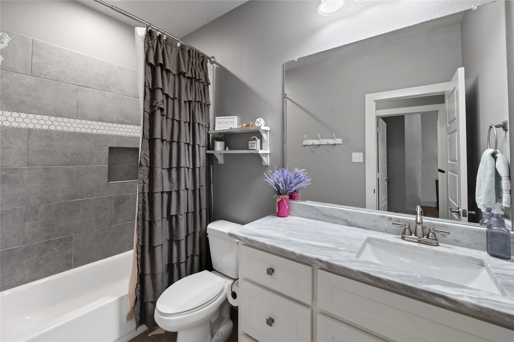 Single Family Residence For Sale in Hunt County , 3615 County Road 2508, Caddo Mills, Texas 75135, 4 Bedroom, 3 Bathroom, 3 Garage spaces, 2,714 Sqft, built in 2020, mls#21301186, Real Estate Agent in Caddo Mills, Homes For Sale in Hunt county, Homes For Sale in Caddo Mills, Realtor in Caddo Mills Texas, Real Estate Brokerage Independent Realty Texas, Luminita Cordes Realtor