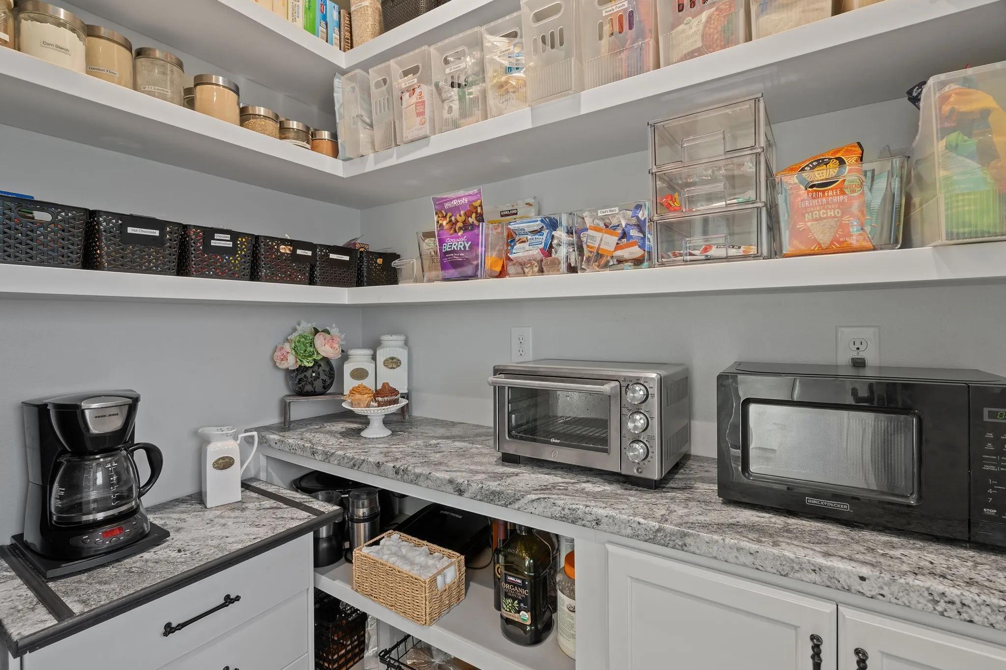 Single Family Residence For Sale in Eastland County , 313 Hidden Shores Drive, Cisco, Texas 76437, 5 Bedroom, 5 Bathroom, 2 Garage spaces, 3,181 Sqft, built in 2022, mls#21299588, Real Estate Agent in Cisco, Homes For Sale in Eastland county, Homes For Sale in Cisco, Realtor in Cisco Texas, Real Estate Brokerage Independent Realty Texas, Luminita Cordes Realtor