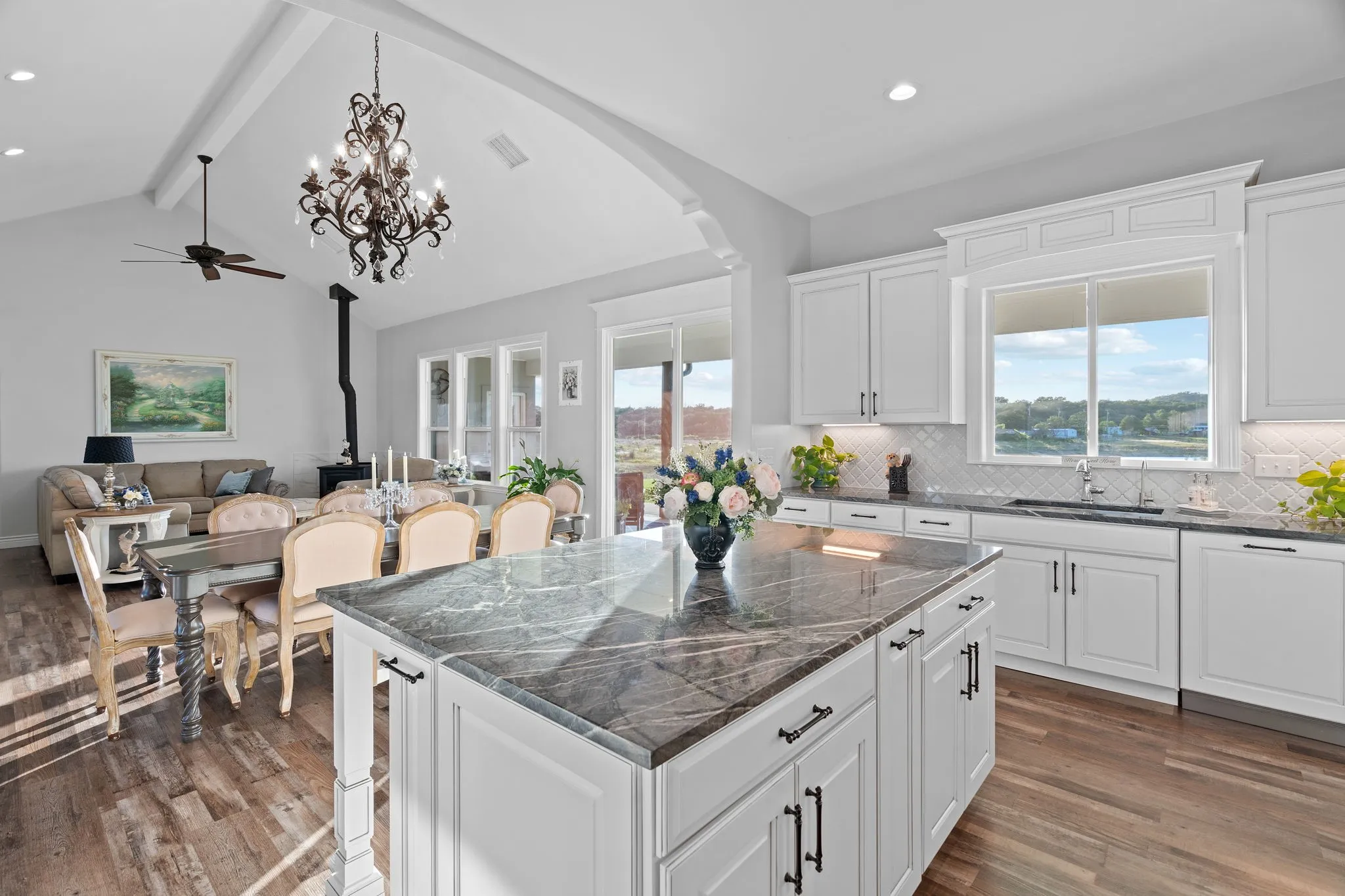 Single Family Residence For Sale in Eastland County , 313 Hidden Shores Drive, Cisco, Texas 76437, 5 Bedroom, 5 Bathroom, 2 Garage spaces, 3,181 Sqft, built in 2022, mls#21299588, Real Estate Agent in Cisco, Homes For Sale in Eastland county, Homes For Sale in Cisco, Realtor in Cisco Texas, Real Estate Brokerage Independent Realty Texas, Luminita Cordes Realtor