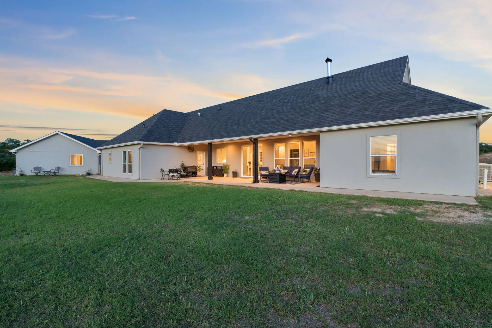 Single Family Residence For Sale in Eastland County , 313 Hidden Shores Drive, Cisco, Texas 76437, 5 Bedroom, 5 Bathroom, 2 Garage spaces, 3,181 Sqft, built in 2022, mls#21299588, Real Estate Agent in Cisco, Homes For Sale in Eastland county, Homes For Sale in Cisco, Realtor in Cisco Texas, Real Estate Brokerage Independent Realty Texas, Luminita Cordes Realtor