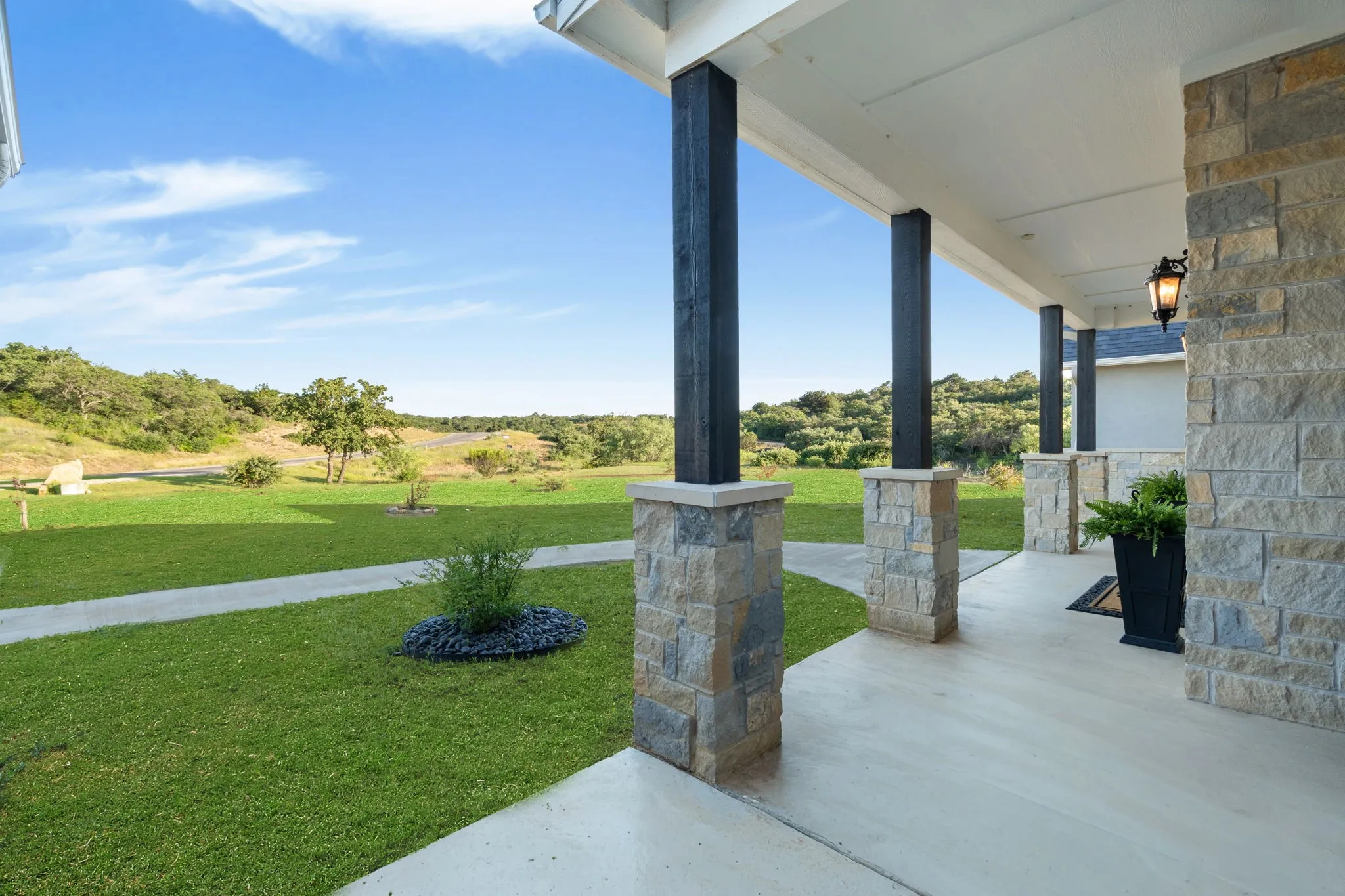 Single Family Residence For Sale in Eastland County , 313 Hidden Shores Drive, Cisco, Texas 76437, 5 Bedroom, 5 Bathroom, 2 Garage spaces, 3,181 Sqft, built in 2022, mls#21299588, Real Estate Agent in Cisco, Homes For Sale in Eastland county, Homes For Sale in Cisco, Realtor in Cisco Texas, Real Estate Brokerage Independent Realty Texas, Luminita Cordes Realtor