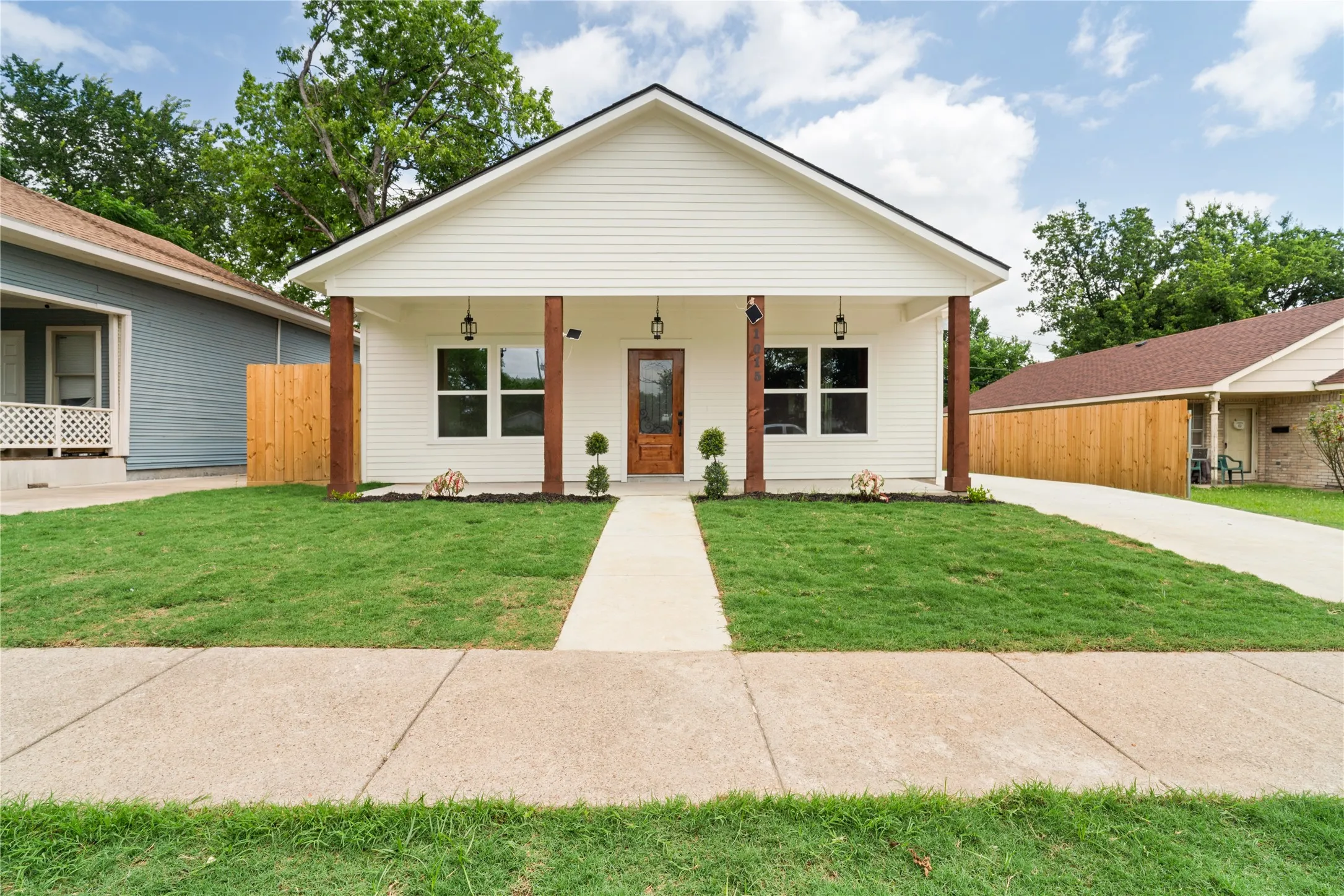 Single Family Residence For Sale in Tarrant County , 1015 Stella Street, Fort Worth, Texas 76104, 3 Bedroom, 2 Bathroom, Garage spaces, 1,464 Sqft, built in 2026, mls#21294774, Real Estate Agent in Fort Worth, Homes For Sale in Tarrant county, Homes For Sale in Fort Worth, Realtor in Fort Worth Texas, Real Estate Brokerage Independent Realty Texas, Luminita Cordes Realtor