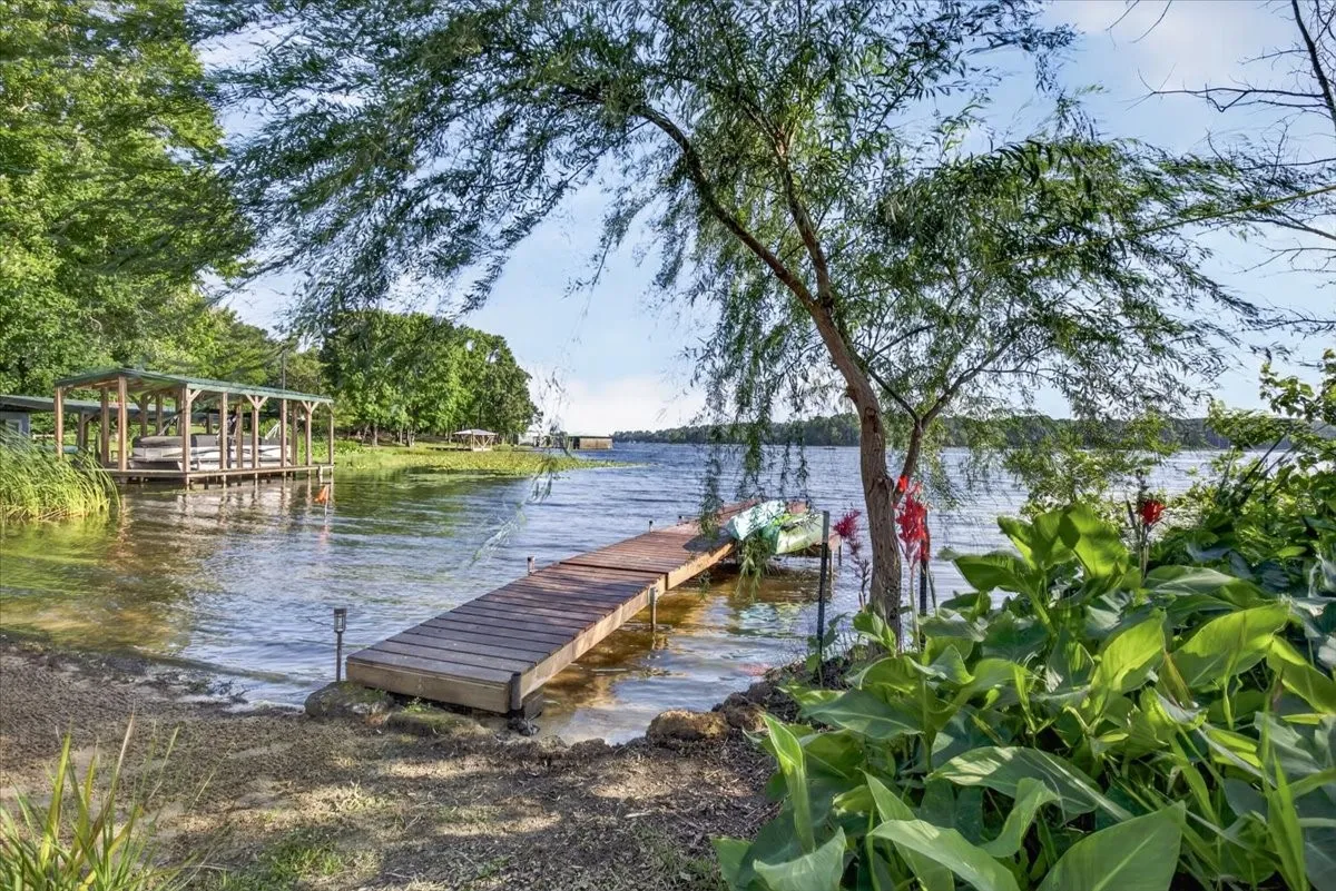 Single Family Residence For Sale in Wood County , 505 County Road 3420, Hawkins, Texas 75765, 2 Bedroom, 1 Bathroom, 2 Garage spaces, 806 Sqft, built in 2015, mls#21298910, Real Estate Agent in Hawkins, Homes For Sale in Wood county, Homes For Sale in Hawkins, Realtor in Hawkins Texas, Real Estate Brokerage Independent Realty Texas, Luminita Cordes Realtor