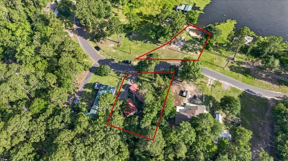 Single Family Residence For Sale in Wood County , 505 County Road 3420, Hawkins, Texas 75765, 2 Bedroom, 1 Bathroom, 2 Garage spaces, 806 Sqft, built in 2015, mls#21298910, Real Estate Agent in Hawkins, Homes For Sale in Wood county, Homes For Sale in Hawkins, Realtor in Hawkins Texas, Real Estate Brokerage Independent Realty Texas, Luminita Cordes Realtor
