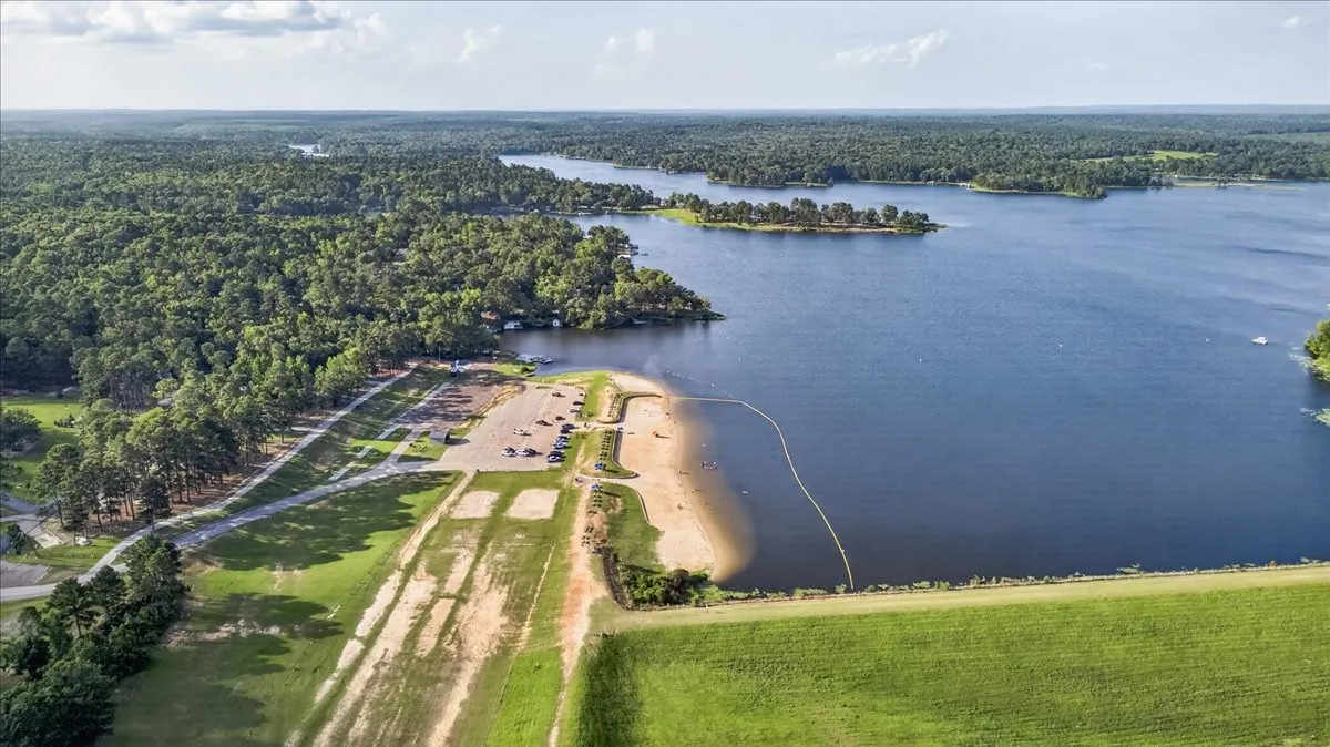 Single Family Residence For Sale in Wood County , 505 County Road 3420, Hawkins, Texas 75765, 2 Bedroom, 1 Bathroom, 2 Garage spaces, 806 Sqft, built in 2015, mls#21298910, Real Estate Agent in Hawkins, Homes For Sale in Wood county, Homes For Sale in Hawkins, Realtor in Hawkins Texas, Real Estate Brokerage Independent Realty Texas, Luminita Cordes Realtor