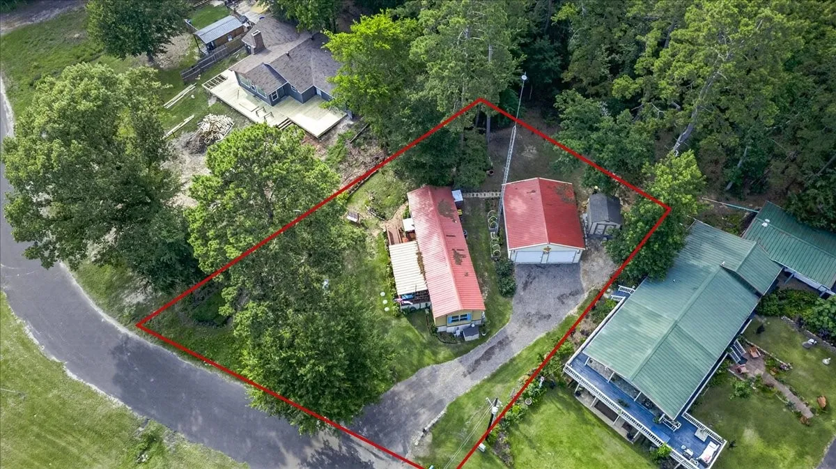 Single Family Residence For Sale in Wood County , 505 County Road 3420, Hawkins, Texas 75765, 2 Bedroom, 1 Bathroom, 2 Garage spaces, 806 Sqft, built in 2015, mls#21298910, Real Estate Agent in Hawkins, Homes For Sale in Wood county, Homes For Sale in Hawkins, Realtor in Hawkins Texas, Real Estate Brokerage Independent Realty Texas, Luminita Cordes Realtor