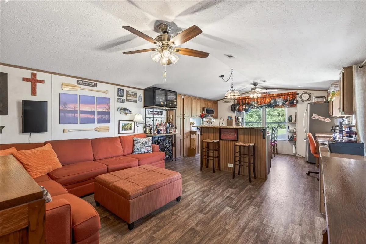 Single Family Residence For Sale in Wood County , 505 County Road 3420, Hawkins, Texas 75765, 2 Bedroom, 1 Bathroom, 2 Garage spaces, 806 Sqft, built in 2015, mls#21298910, Real Estate Agent in Hawkins, Homes For Sale in Wood county, Homes For Sale in Hawkins, Realtor in Hawkins Texas, Real Estate Brokerage Independent Realty Texas, Luminita Cordes Realtor