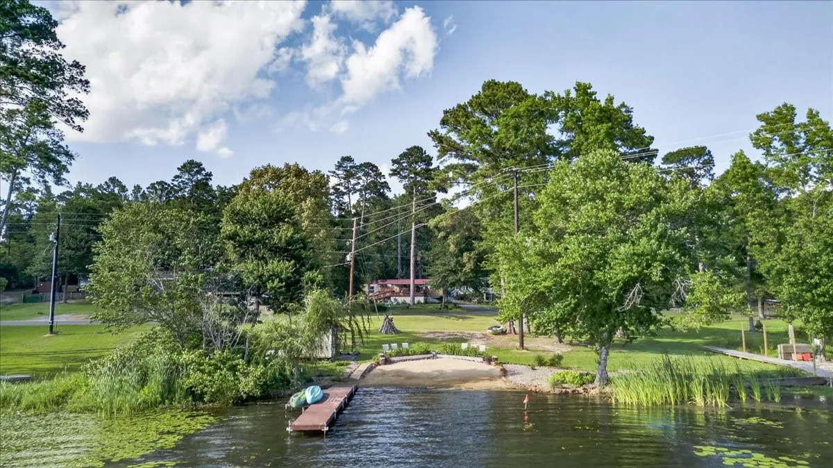 Single Family Residence For Sale in Wood County , 505 County Road 3420, Hawkins, Texas 75765, 2 Bedroom, 1 Bathroom, 2 Garage spaces, 806 Sqft, built in 2015, mls#21298910, Real Estate Agent in Hawkins, Homes For Sale in Wood county, Homes For Sale in Hawkins, Realtor in Hawkins Texas, Real Estate Brokerage Independent Realty Texas, Luminita Cordes Realtor