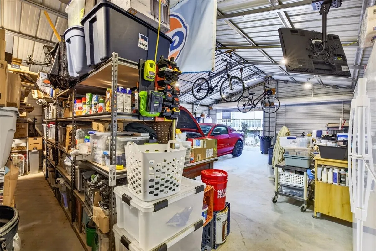 Single Family Residence For Sale in Wood County , 505 County Road 3420, Hawkins, Texas 75765, 2 Bedroom, 1 Bathroom, 2 Garage spaces, 806 Sqft, built in 2015, mls#21298910, Real Estate Agent in Hawkins, Homes For Sale in Wood county, Homes For Sale in Hawkins, Realtor in Hawkins Texas, Real Estate Brokerage Independent Realty Texas, Luminita Cordes Realtor