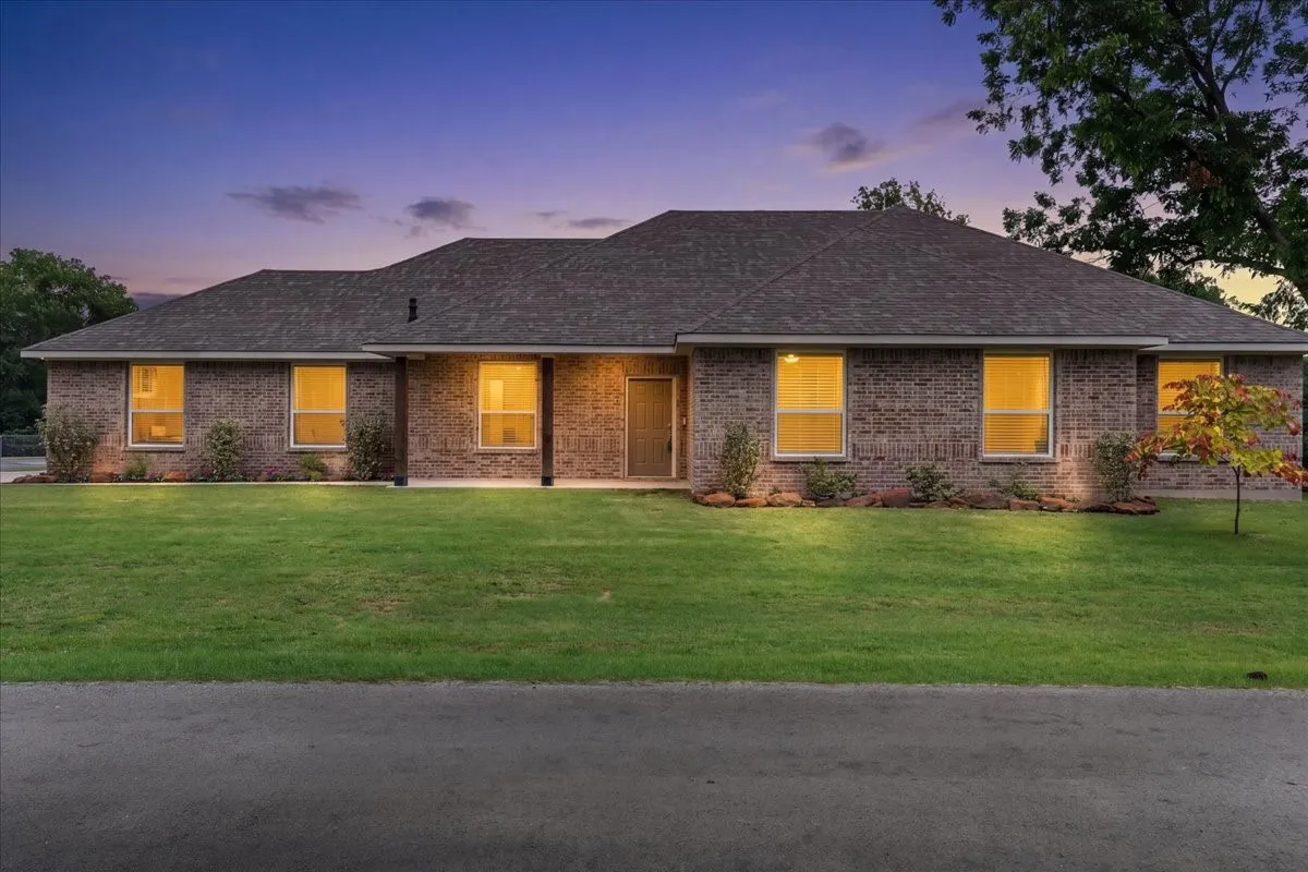 Single Family Residence For Sale in Denton County , 6512 Crooked Lane, Flower Mound, Texas 75022, 4 Bedroom, 2 Bathroom, 2 Garage spaces, 2,257 Sqft, built in 2022, mls#21281836, Real Estate Agent in Flower Mound, Homes For Sale in Denton county, Homes For Sale in Flower Mound, Realtor in Flower Mound Texas, Real Estate Brokerage Independent Realty Texas, Luminita Cordes Realtor