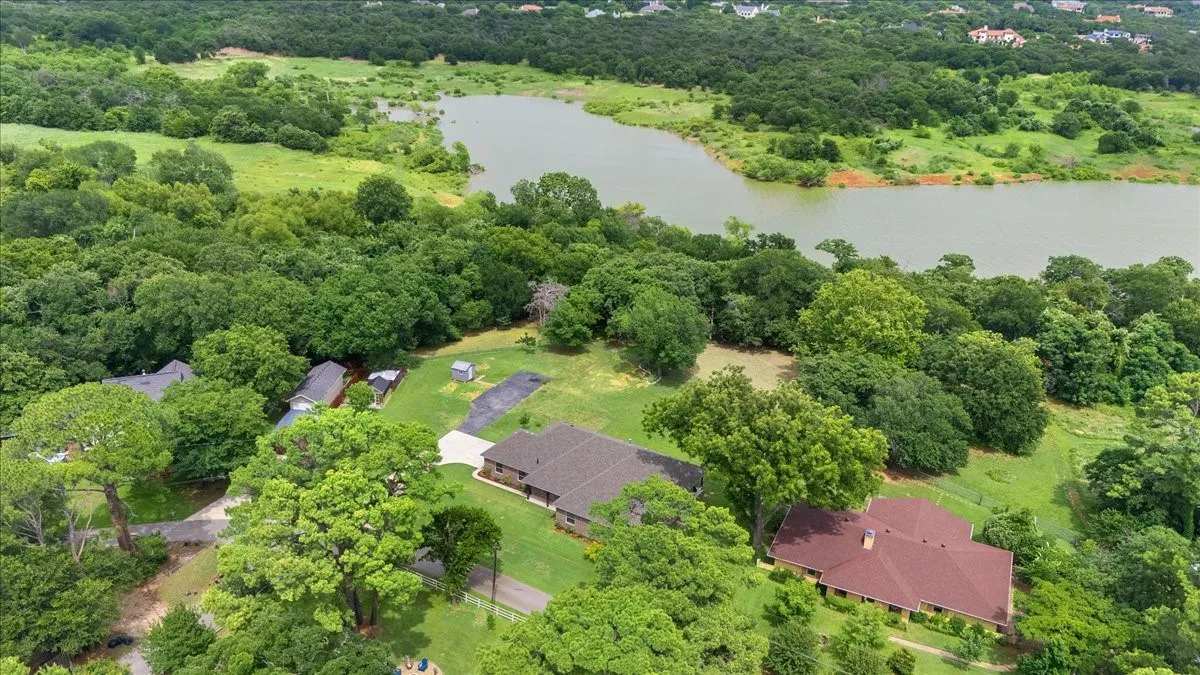 Single Family Residence For Sale in Denton County , 6512 Crooked Lane, Flower Mound, Texas 75022, 4 Bedroom, 2 Bathroom, 2 Garage spaces, 2,257 Sqft, built in 2022, mls#21281836, Real Estate Agent in Flower Mound, Homes For Sale in Denton county, Homes For Sale in Flower Mound, Realtor in Flower Mound Texas, Real Estate Brokerage Independent Realty Texas, Luminita Cordes Realtor