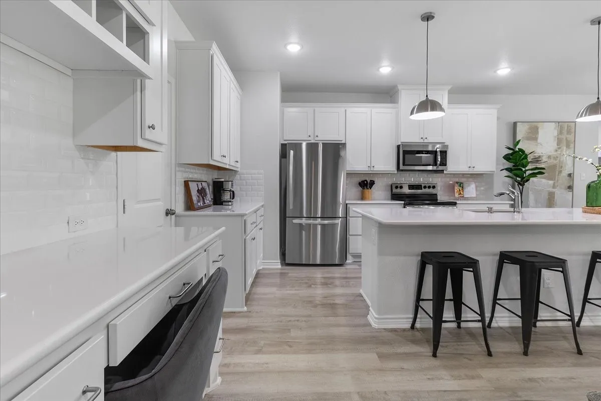 Single Family Residence For Sale in Denton County , 6512 Crooked Lane, Flower Mound, Texas 75022, 4 Bedroom, 2 Bathroom, 2 Garage spaces, 2,257 Sqft, built in 2022, mls#21281836, Real Estate Agent in Flower Mound, Homes For Sale in Denton county, Homes For Sale in Flower Mound, Realtor in Flower Mound Texas, Real Estate Brokerage Independent Realty Texas, Luminita Cordes Realtor