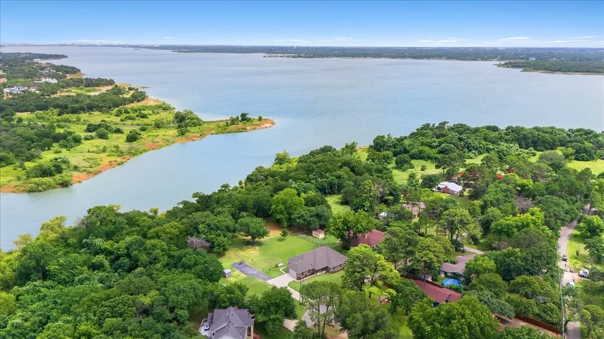 Single Family Residence For Sale in Denton County , 6512 Crooked Lane, Flower Mound, Texas 75022, 4 Bedroom, 2 Bathroom, 2 Garage spaces, 2,257 Sqft, built in 2022, mls#21281836, Real Estate Agent in Flower Mound, Homes For Sale in Denton county, Homes For Sale in Flower Mound, Realtor in Flower Mound Texas, Real Estate Brokerage Independent Realty Texas, Luminita Cordes Realtor