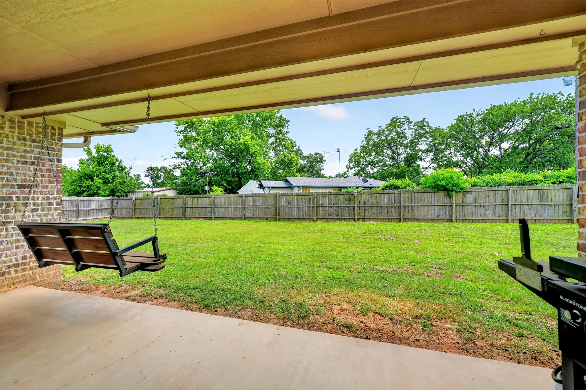 Single Family Residence For Sale in Van Zandt County , 220 Ebony Place, Van, Texas 75790, 3 Bedroom, 2 Bathroom, 2 Garage spaces, 1,562 Sqft, built in 2014, Price $269,900, mls#21301361, Real Estate Agent in Van, Homes For Sale in Van Zandt county, Homes For Sale in Van, Realtor in Van Texas, Real Estate Brokerage Independent Realty Texas, Luminita Cordes Realtor