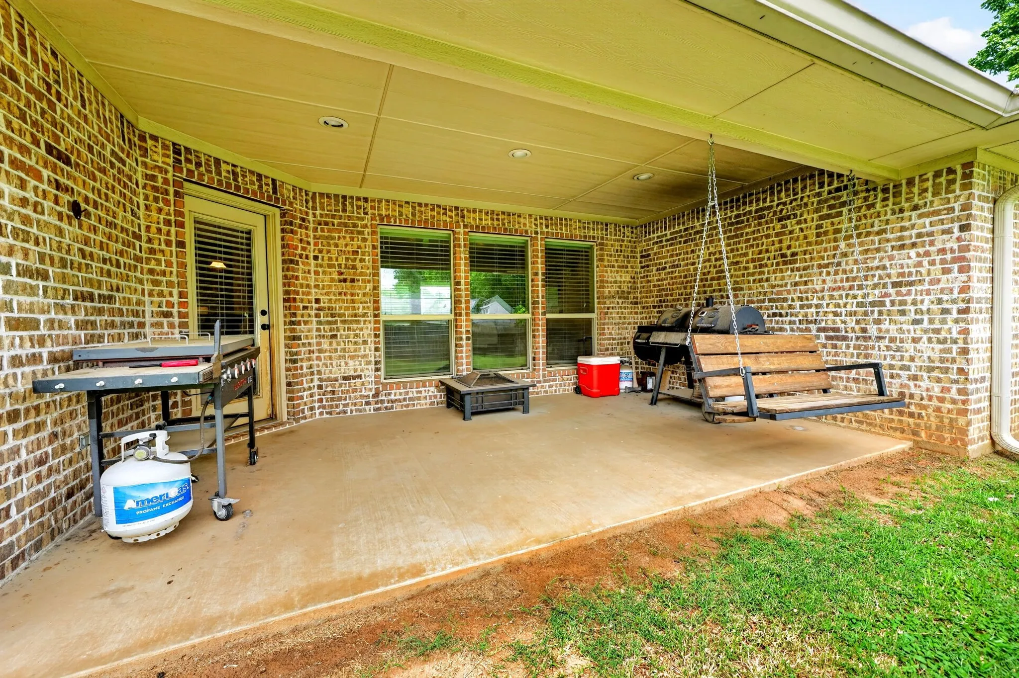 Single Family Residence For Sale in Van Zandt County , 220 Ebony Place, Van, Texas 75790, 3 Bedroom, 2 Bathroom, 2 Garage spaces, 1,562 Sqft, built in 2014, Price $269,900, mls#21301361, Real Estate Agent in Van, Homes For Sale in Van Zandt county, Homes For Sale in Van, Realtor in Van Texas, Real Estate Brokerage Independent Realty Texas, Luminita Cordes Realtor