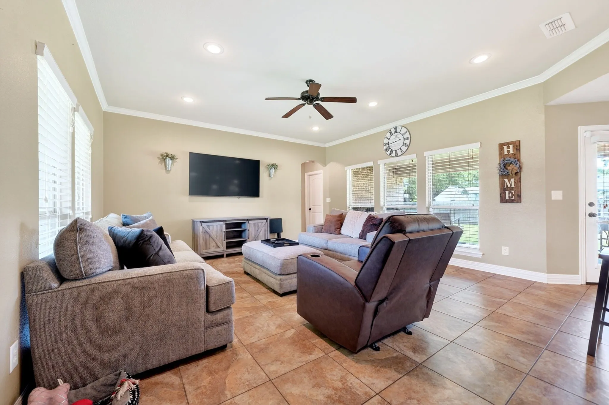 Single Family Residence For Sale in Van Zandt County , 220 Ebony Place, Van, Texas 75790, 3 Bedroom, 2 Bathroom, 2 Garage spaces, 1,562 Sqft, built in 2014, Price $269,900, mls#21301361, Real Estate Agent in Van, Homes For Sale in Van Zandt county, Homes For Sale in Van, Realtor in Van Texas, Real Estate Brokerage Independent Realty Texas, Luminita Cordes Realtor