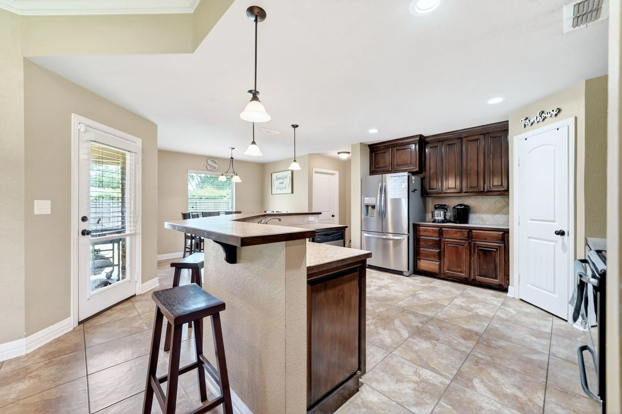 Single Family Residence For Sale in Van Zandt County , 220 Ebony Place, Van, Texas 75790, 3 Bedroom, 2 Bathroom, 2 Garage spaces, 1,562 Sqft, built in 2014, Price $269,900, mls#21301361, Real Estate Agent in Van, Homes For Sale in Van Zandt county, Homes For Sale in Van, Realtor in Van Texas, Real Estate Brokerage Independent Realty Texas, Luminita Cordes Realtor