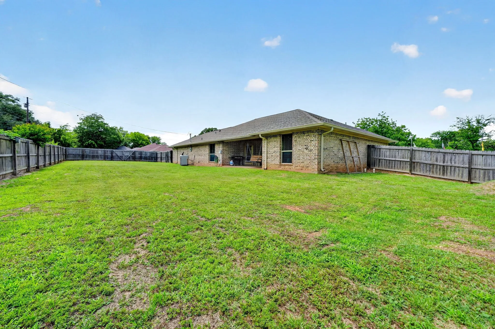 Single Family Residence For Sale in Van Zandt County , 220 Ebony Place, Van, Texas 75790, 3 Bedroom, 2 Bathroom, 2 Garage spaces, 1,562 Sqft, built in 2014, Price $269,900, mls#21301361, Real Estate Agent in Van, Homes For Sale in Van Zandt county, Homes For Sale in Van, Realtor in Van Texas, Real Estate Brokerage Independent Realty Texas, Luminita Cordes Realtor