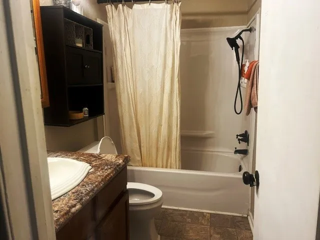 Triplex For Sale in Grayson County , 803 W Bells Boulevard, Bells, Texas 75414, 6 Bedrooms, 3 Bathrooms, Garage spaces, 0 Sqft, built in 1955, Price $389,500, mls#21298171, Real Estate Agent in Bells, Homes For Sale in Grayson county, Homes For Sale in Bells, Realtor in Bells Texas, Real Estate Brokerage Independent Realty Texas, Luminita Cordes Realtor