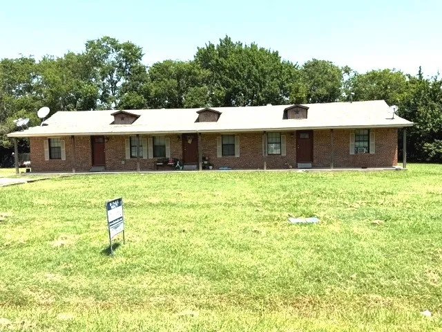 Triplex For Sale in Grayson County , 803 W Bells Boulevard, Bells, Texas 75414, 6 Bedrooms, 3 Bathrooms, Garage spaces, 0 Sqft, built in 1955, Price $389,500, mls#21298171, Real Estate Agent in Bells, Homes For Sale in Grayson county, Homes For Sale in Bells, Realtor in Bells Texas, Real Estate Brokerage Independent Realty Texas, Luminita Cordes Realtor