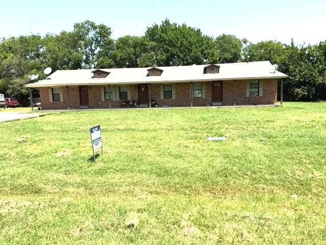 Triplex For Sale in Grayson County , 803 W Bells Boulevard, Bells, Texas 75414, 6 Bedrooms, 3 Bathrooms, Garage spaces, 0 Sqft, built in 1955, Price $389,500, mls#21298171, Real Estate Agent in Bells, Homes For Sale in Grayson county, Homes For Sale in Bells, Realtor in Bells Texas, Real Estate Brokerage Independent Realty Texas, Luminita Cordes Realtor