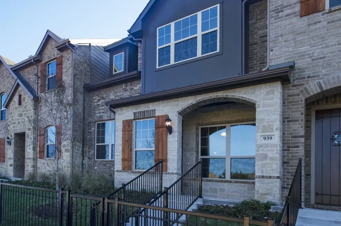Townhouse For Rent in Dallas County , 939 Whitehall Drive, Richardson, Texas 75081, 3 Bedrooms, 3 Bathrooms, 2 Garage spaces, 1,887 Sqft, built in 2016, Price $2,600, mls#21301389, Real Estate Agent in Richardson, Homes For Rent in Dallas county, Homes For Rent in Richardson, Realtor in Richardson Texas, Real Estate Brokerage Independent Realty Texas, Luminita Cordes Realtor