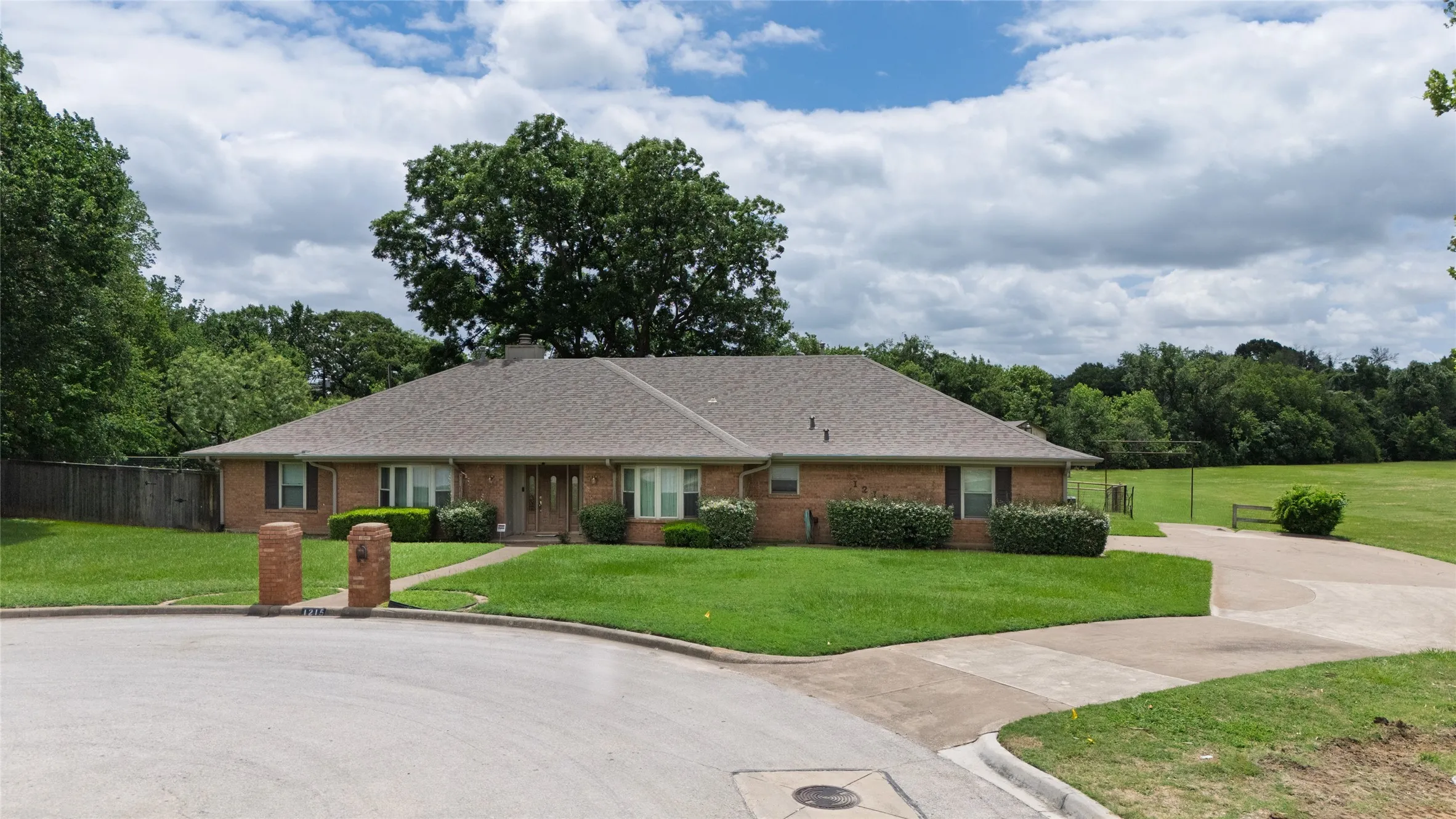 Improved Land For Sale in Tarrant County , 1215 Oakwood Trail, Southlake, Texas 76092, 0, 0, Garage spaces, 0 Sqft, built in 1980, mls#21301408, Real Estate Agent in Southlake, Homes For Sale in Tarrant county, Homes For Sale in Southlake, Realtor in Southlake Texas, Real Estate Brokerage Independent Realty Texas, Luminita Cordes Realtor