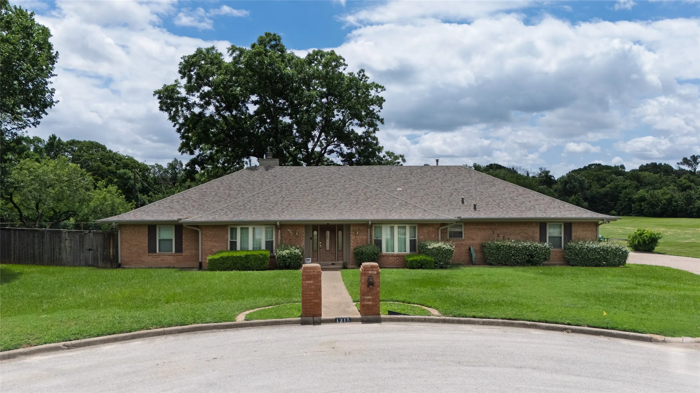 Improved Land For Sale in Tarrant County , 1215 Oakwood Trail, Southlake, Texas 76092, 0, 0, Garage spaces, 0 Sqft, built in 1980, mls#21301408, Real Estate Agent in Southlake, Homes For Sale in Tarrant county, Homes For Sale in Southlake, Realtor in Southlake Texas, Real Estate Brokerage Independent Realty Texas, Luminita Cordes Realtor