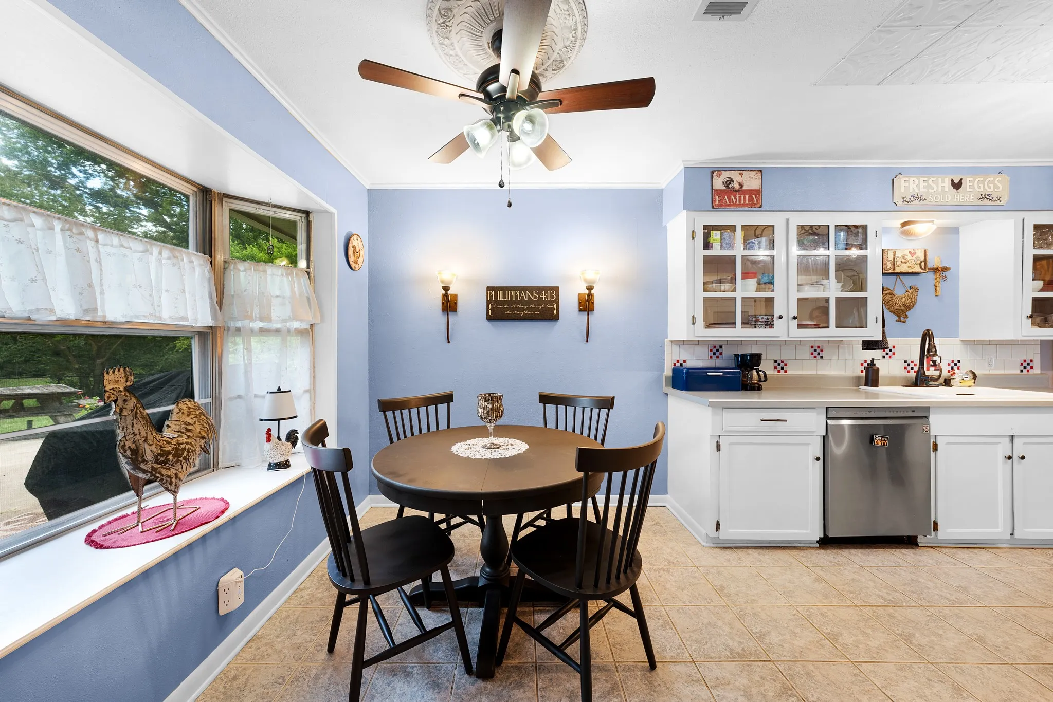 Single Family Residence For Sale in Hunt County , 2826 Birchwood Lane, Commerce, Texas 75428, 3 Bedroom, 3 Bathroom, 3 Garage spaces, 2,806 Sqft, built in 1967, mls#21300272, Real Estate Agent in Commerce, Homes For Sale in Hunt county, Homes For Sale in Commerce, Realtor in Commerce Texas, Real Estate Brokerage Independent Realty Texas, Luminita Cordes Realtor