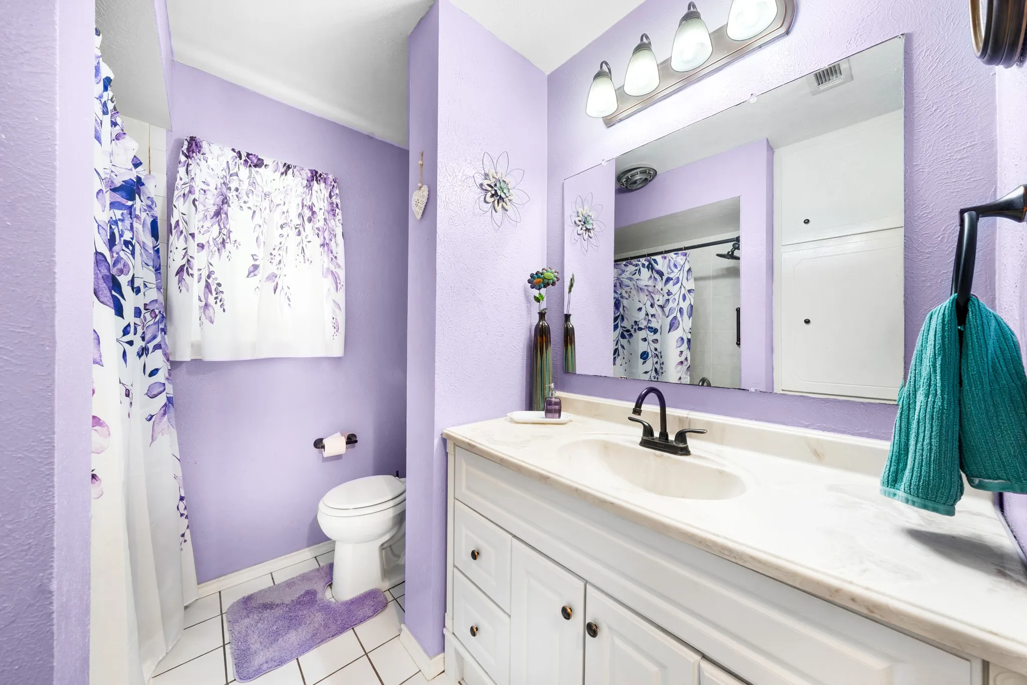 Single Family Residence For Sale in Hunt County , 2826 Birchwood Lane, Commerce, Texas 75428, 3 Bedroom, 3 Bathroom, 3 Garage spaces, 2,806 Sqft, built in 1967, mls#21300272, Real Estate Agent in Commerce, Homes For Sale in Hunt county, Homes For Sale in Commerce, Realtor in Commerce Texas, Real Estate Brokerage Independent Realty Texas, Luminita Cordes Realtor