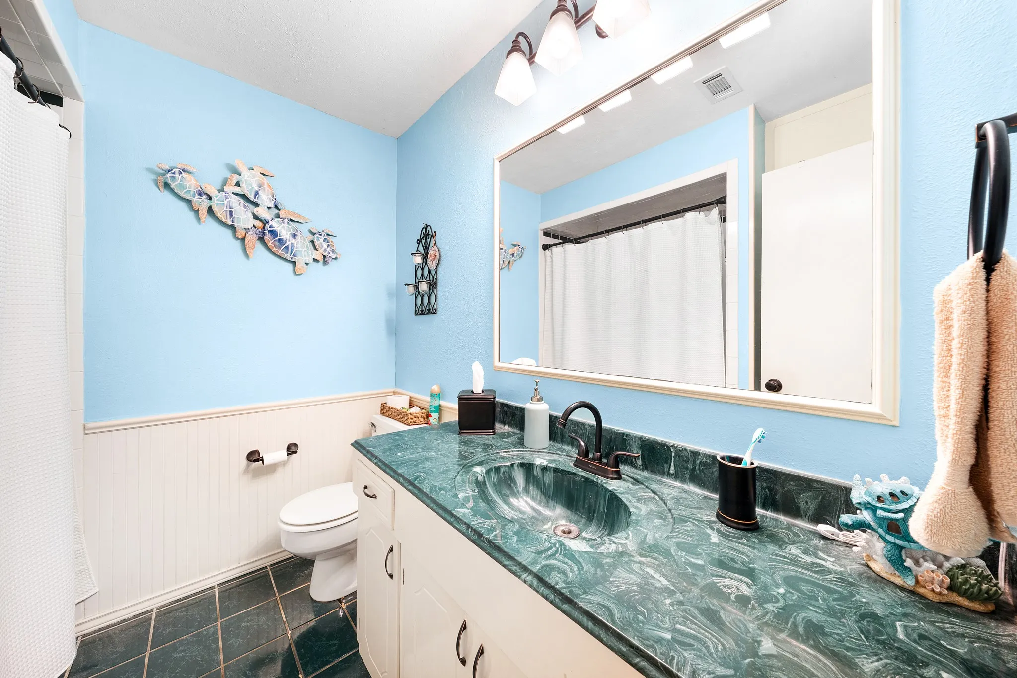 Single Family Residence For Sale in Hunt County , 2826 Birchwood Lane, Commerce, Texas 75428, 3 Bedroom, 3 Bathroom, 3 Garage spaces, 2,806 Sqft, built in 1967, mls#21300272, Real Estate Agent in Commerce, Homes For Sale in Hunt county, Homes For Sale in Commerce, Realtor in Commerce Texas, Real Estate Brokerage Independent Realty Texas, Luminita Cordes Realtor