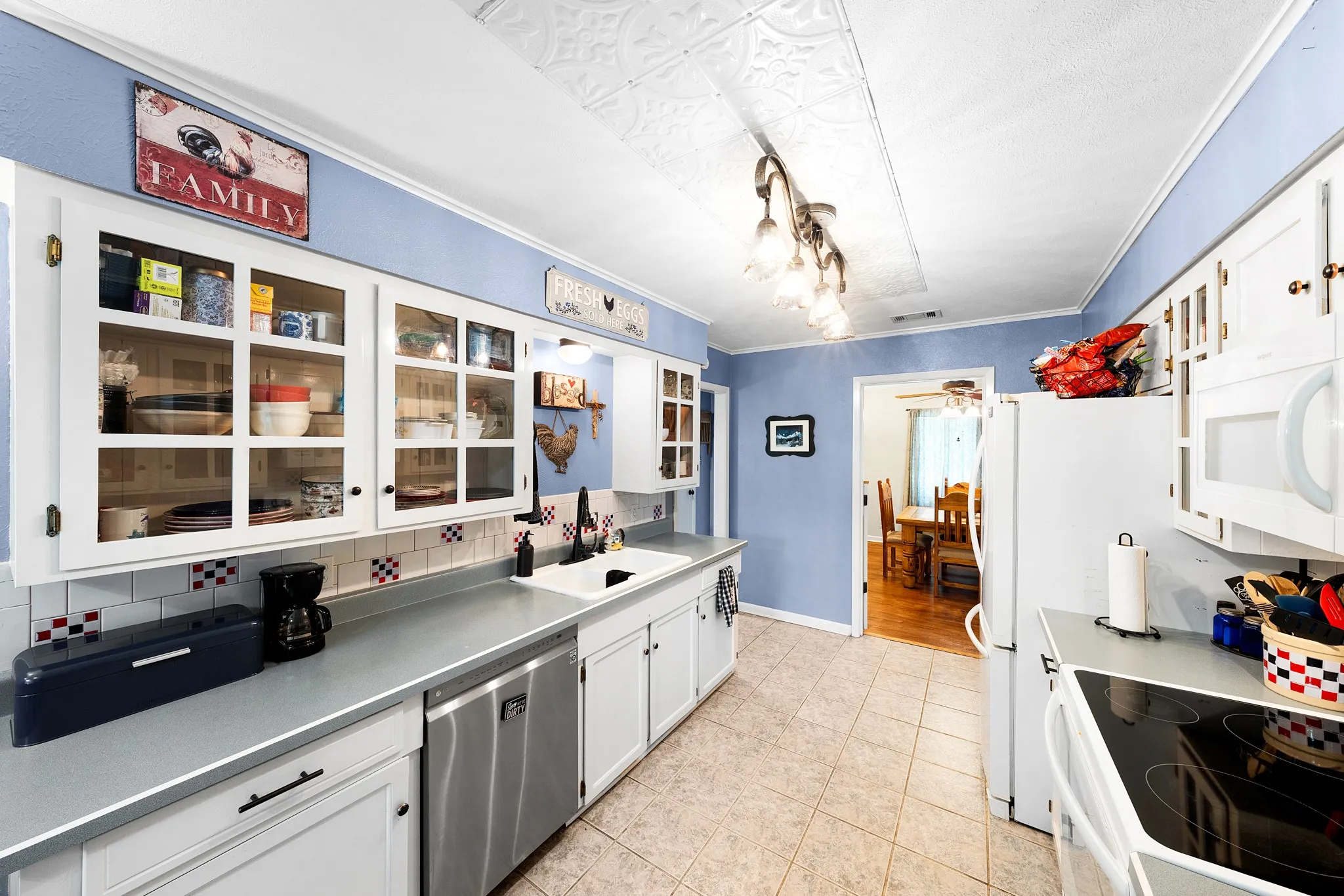 Single Family Residence For Sale in Hunt County , 2826 Birchwood Lane, Commerce, Texas 75428, 3 Bedroom, 3 Bathroom, 3 Garage spaces, 2,806 Sqft, built in 1967, mls#21300272, Real Estate Agent in Commerce, Homes For Sale in Hunt county, Homes For Sale in Commerce, Realtor in Commerce Texas, Real Estate Brokerage Independent Realty Texas, Luminita Cordes Realtor