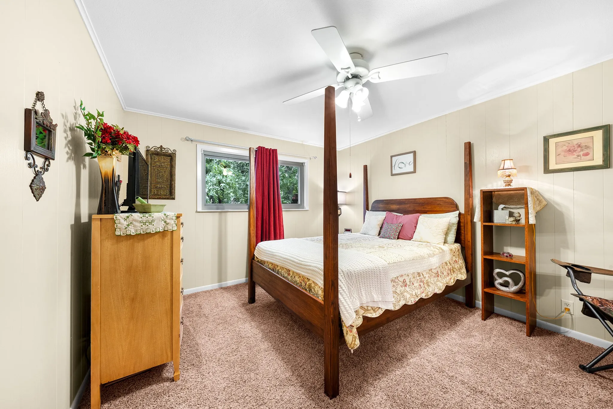 Single Family Residence For Sale in Hunt County , 2826 Birchwood Lane, Commerce, Texas 75428, 3 Bedroom, 3 Bathroom, 3 Garage spaces, 2,806 Sqft, built in 1967, mls#21300272, Real Estate Agent in Commerce, Homes For Sale in Hunt county, Homes For Sale in Commerce, Realtor in Commerce Texas, Real Estate Brokerage Independent Realty Texas, Luminita Cordes Realtor