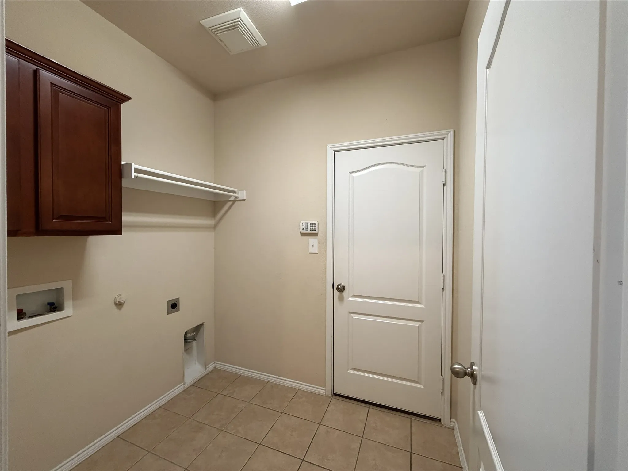 Single Family Residence For Sale in Denton County , 2832 Cresent Lake Drive, Little Elm, Texas 75068, 3 Bedrooms, 2 Bathrooms, 2 Garage spaces, 1,543 Sqft, built in 2012, Price $428,000, mls#21301395, Real Estate Agent in Little Elm, Homes For Sale in Denton county, Homes For Sale in Little Elm, Realtor in Little Elm Texas, Real Estate Brokerage Independent Realty Texas, Luminita Cordes Realtor