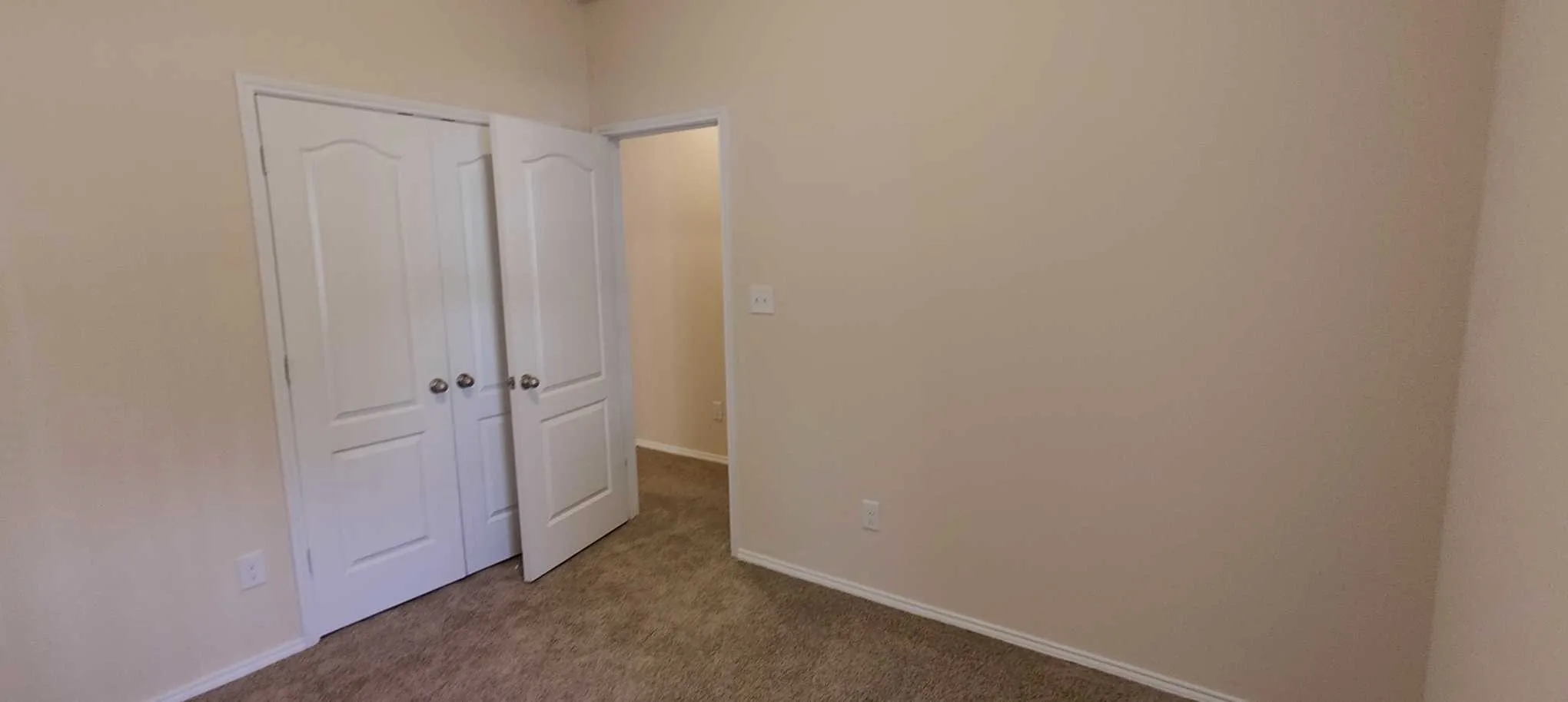 Single Family Residence For Sale in Denton County , 2832 Cresent Lake Drive, Little Elm, Texas 75068, 3 Bedrooms, 2 Bathrooms, 2 Garage spaces, 1,543 Sqft, built in 2012, Price $428,000, mls#21301395, Real Estate Agent in Little Elm, Homes For Sale in Denton county, Homes For Sale in Little Elm, Realtor in Little Elm Texas, Real Estate Brokerage Independent Realty Texas, Luminita Cordes Realtor