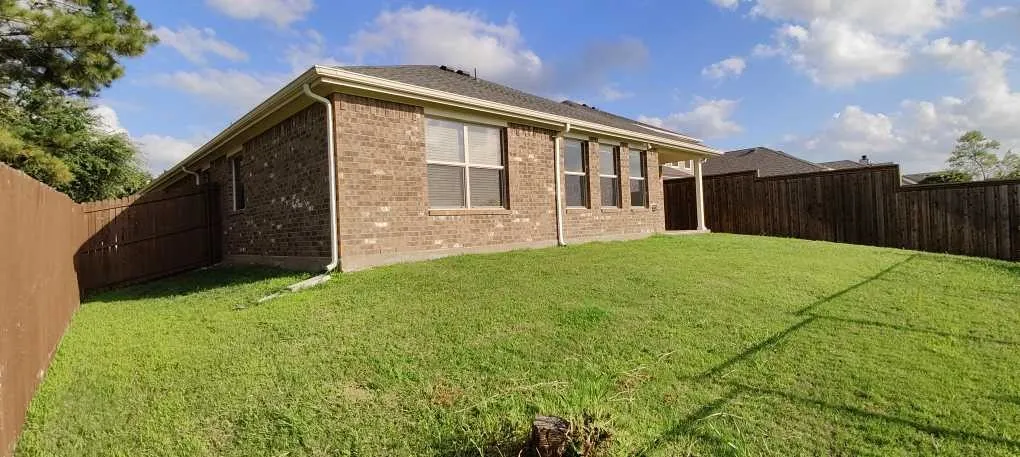 Single Family Residence For Sale in Denton County , 2832 Cresent Lake Drive, Little Elm, Texas 75068, 3 Bedrooms, 2 Bathrooms, 2 Garage spaces, 1,543 Sqft, built in 2012, Price $428,000, mls#21301395, Real Estate Agent in Little Elm, Homes For Sale in Denton county, Homes For Sale in Little Elm, Realtor in Little Elm Texas, Real Estate Brokerage Independent Realty Texas, Luminita Cordes Realtor