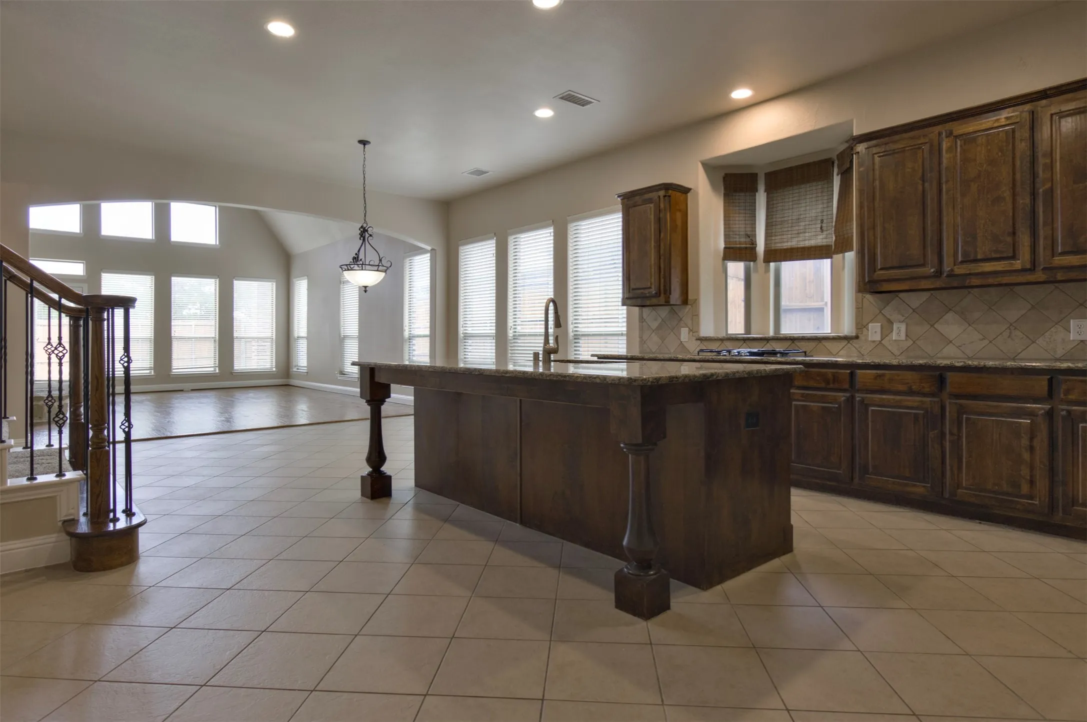 Single Family Residence For Sale in Denton County , 3223 Bainbridge Lane, Frisco, Texas 75034, 4 Bedroom, 3 Bathroom, 2 Garage spaces, 3,270 Sqft, built in 2007, mls#21300160, Real Estate Agent in Frisco, Homes For Sale in Denton county, Homes For Sale in Frisco, Realtor in Frisco Texas, Real Estate Brokerage Independent Realty Texas, Luminita Cordes Realtor