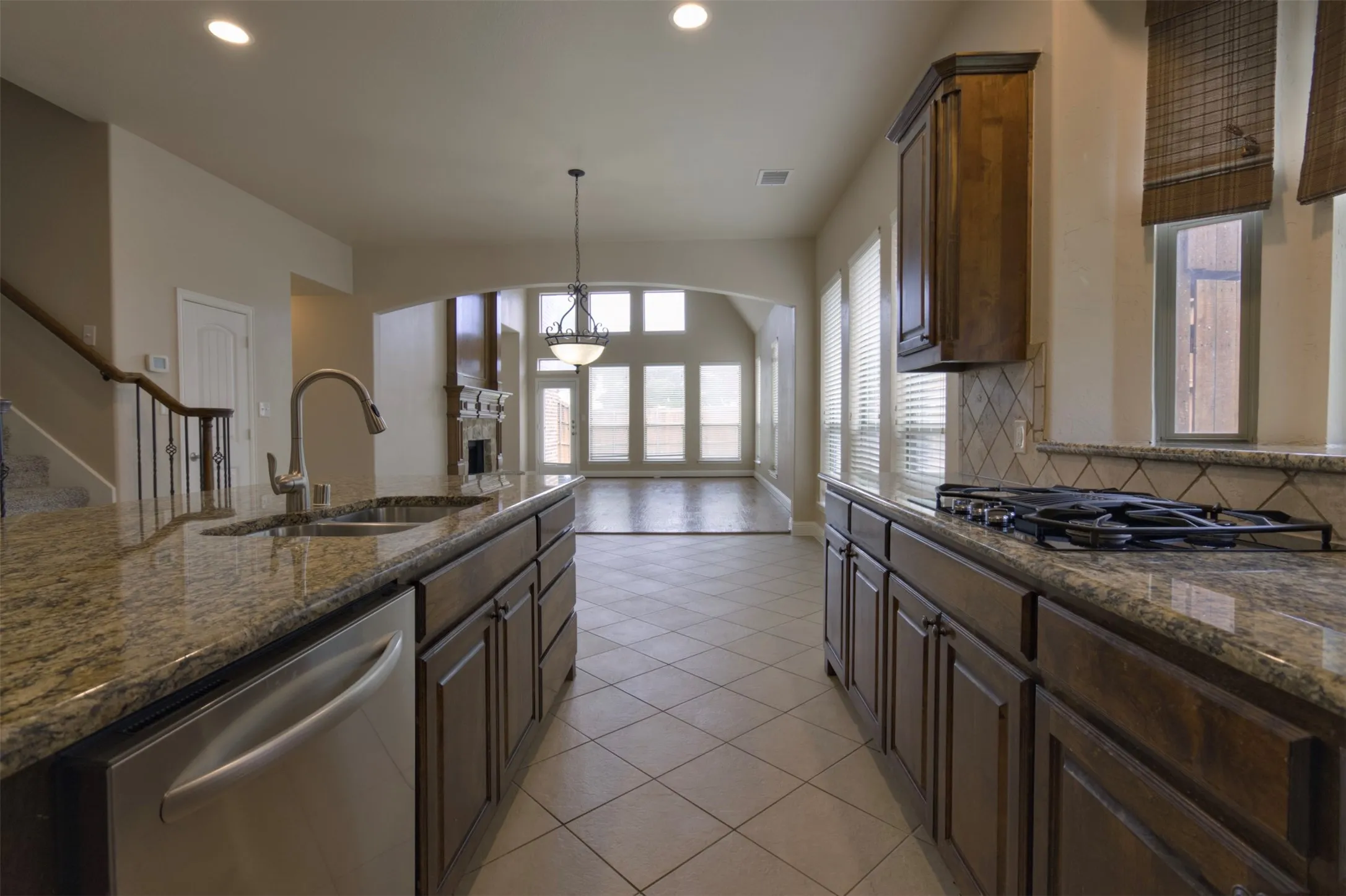 Single Family Residence For Sale in Denton County , 3223 Bainbridge Lane, Frisco, Texas 75034, 4 Bedroom, 3 Bathroom, 2 Garage spaces, 3,270 Sqft, built in 2007, mls#21300160, Real Estate Agent in Frisco, Homes For Sale in Denton county, Homes For Sale in Frisco, Realtor in Frisco Texas, Real Estate Brokerage Independent Realty Texas, Luminita Cordes Realtor
