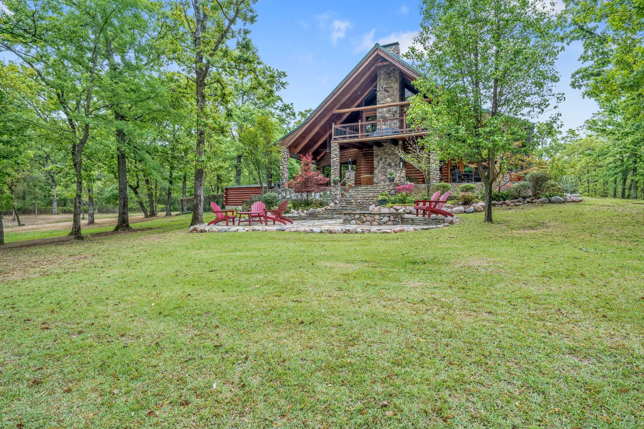 Farm For Sale in Wood County , 199 PR 5260, Quitman, Texas 75783, 5 Bedroom, 5 Bathroom, 2 Garage spaces, 5,550 Sqft, built in 2011, mls#21301328, Real Estate Agent in Quitman, Homes For Sale in Wood county, Homes For Sale in Quitman, Realtor in Quitman Texas, Real Estate Brokerage Independent Realty Texas, Luminita Cordes Realtor