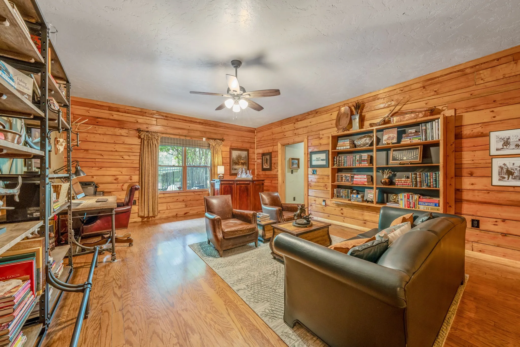 Farm For Sale in Wood County , 199 PR 5260, Quitman, Texas 75783, 5 Bedroom, 5 Bathroom, 2 Garage spaces, 5,550 Sqft, built in 2011, mls#21301328, Real Estate Agent in Quitman, Homes For Sale in Wood county, Homes For Sale in Quitman, Realtor in Quitman Texas, Real Estate Brokerage Independent Realty Texas, Luminita Cordes Realtor